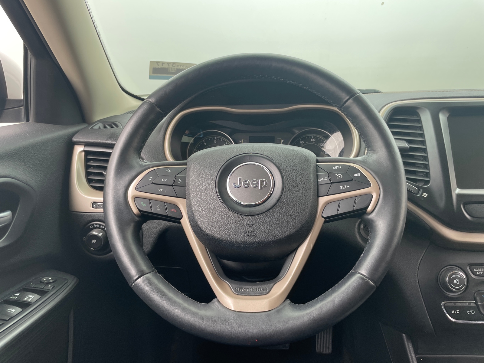 Thumbnail: 2016 Jeep Cherokee - 5