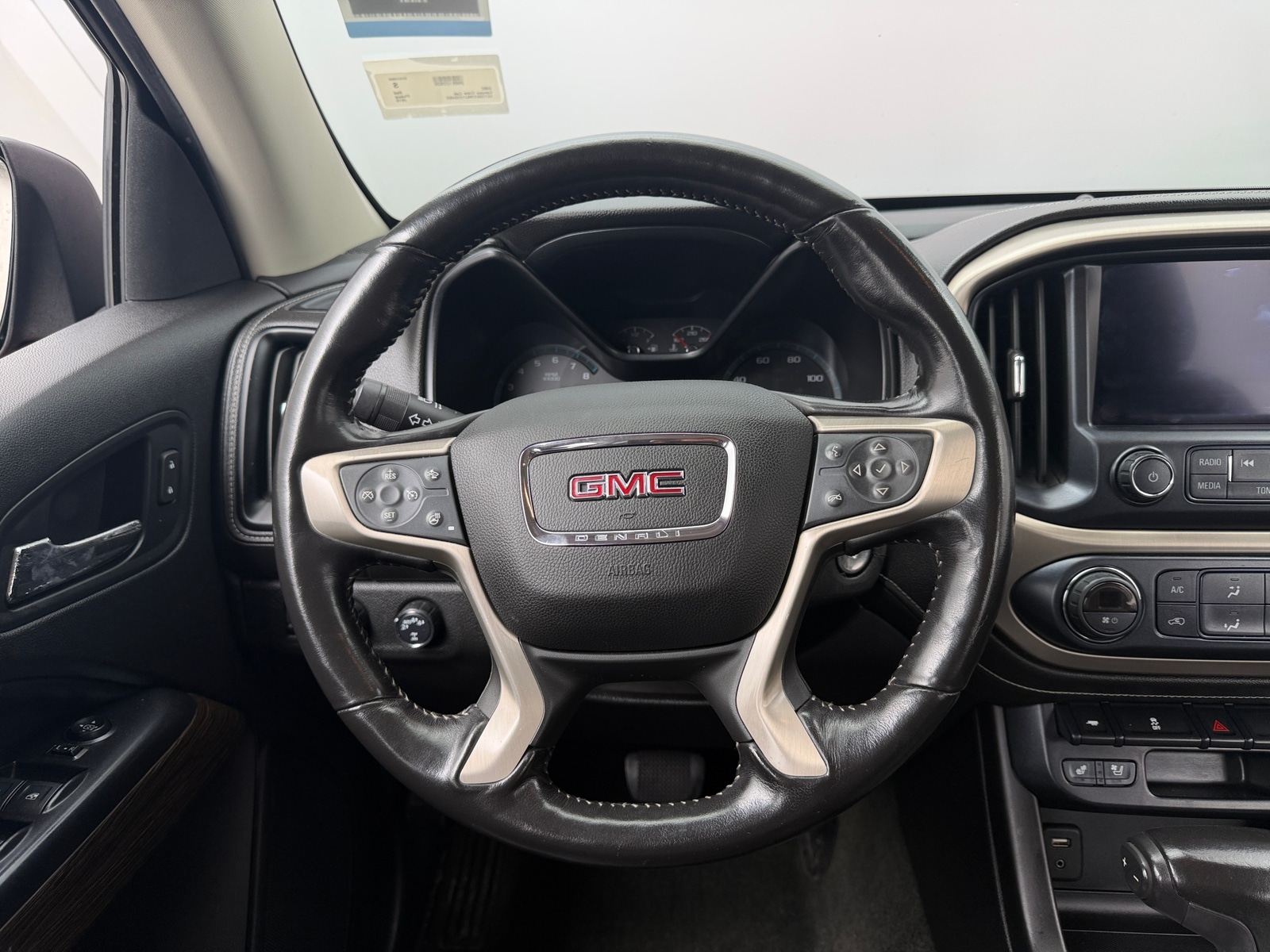 Thumbnail: 2018 GMC Canyon - 4