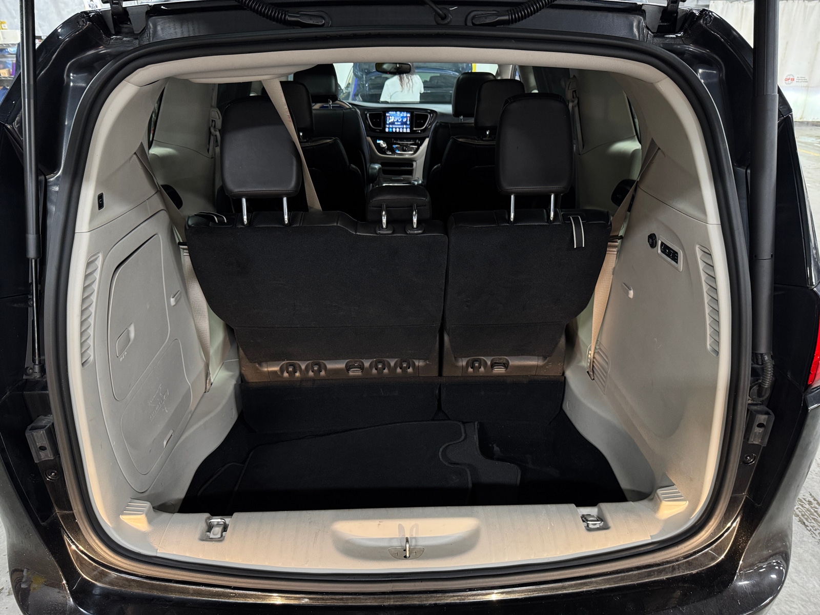 Thumbnail: 2020 Chrysler Pacifica - 6