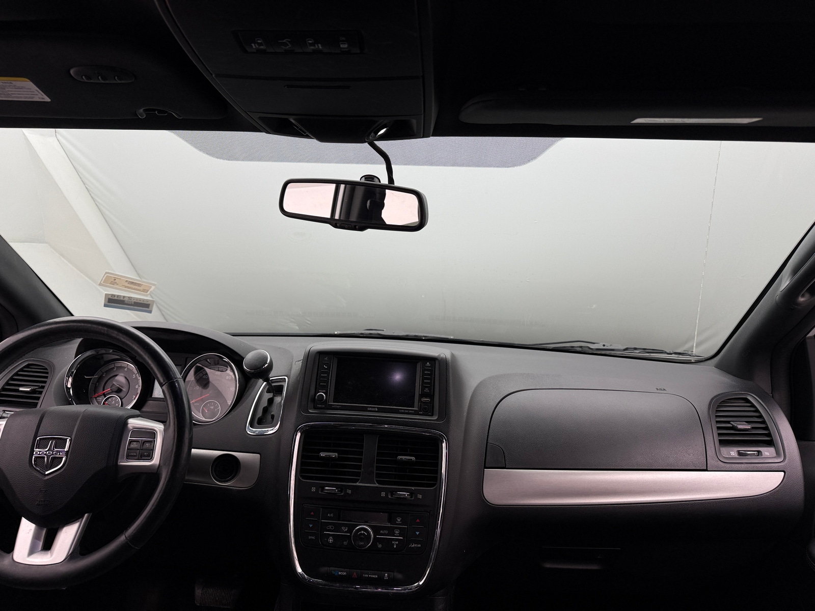Thumbnail: 2017 Dodge Grand Caravan - 2