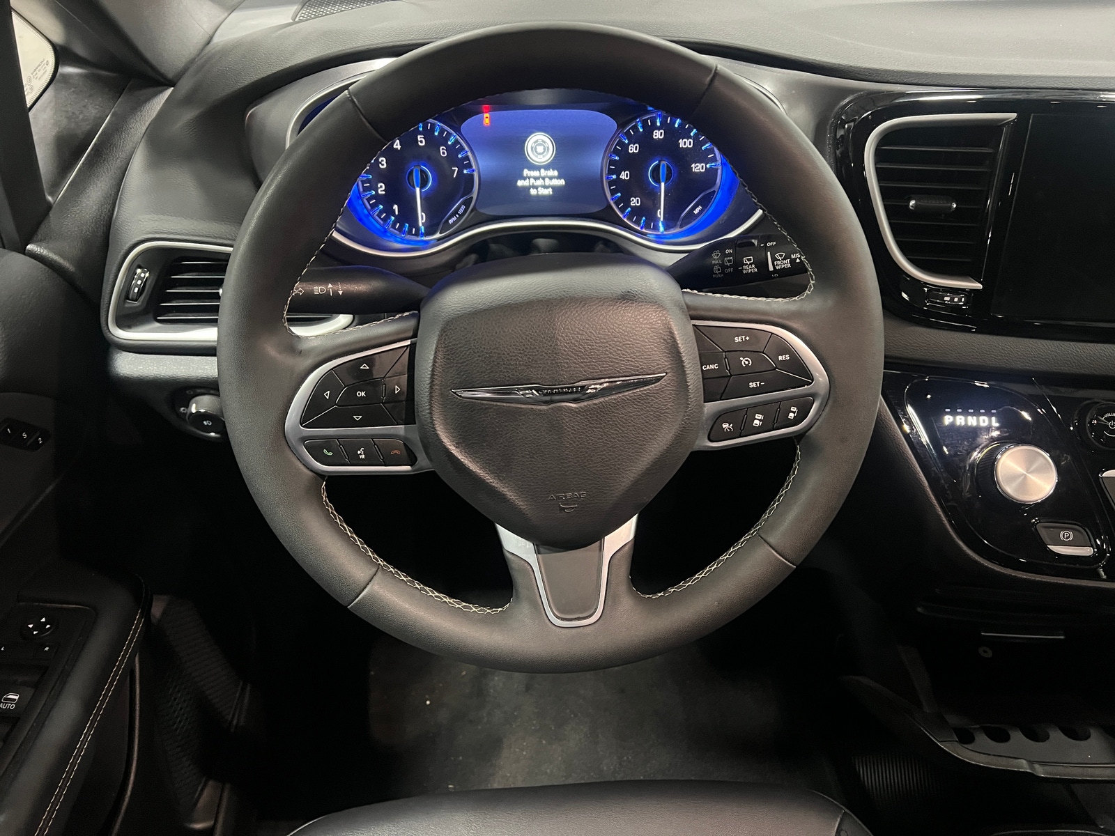 Thumbnail: 2026 Chrysler Pacifica - 4