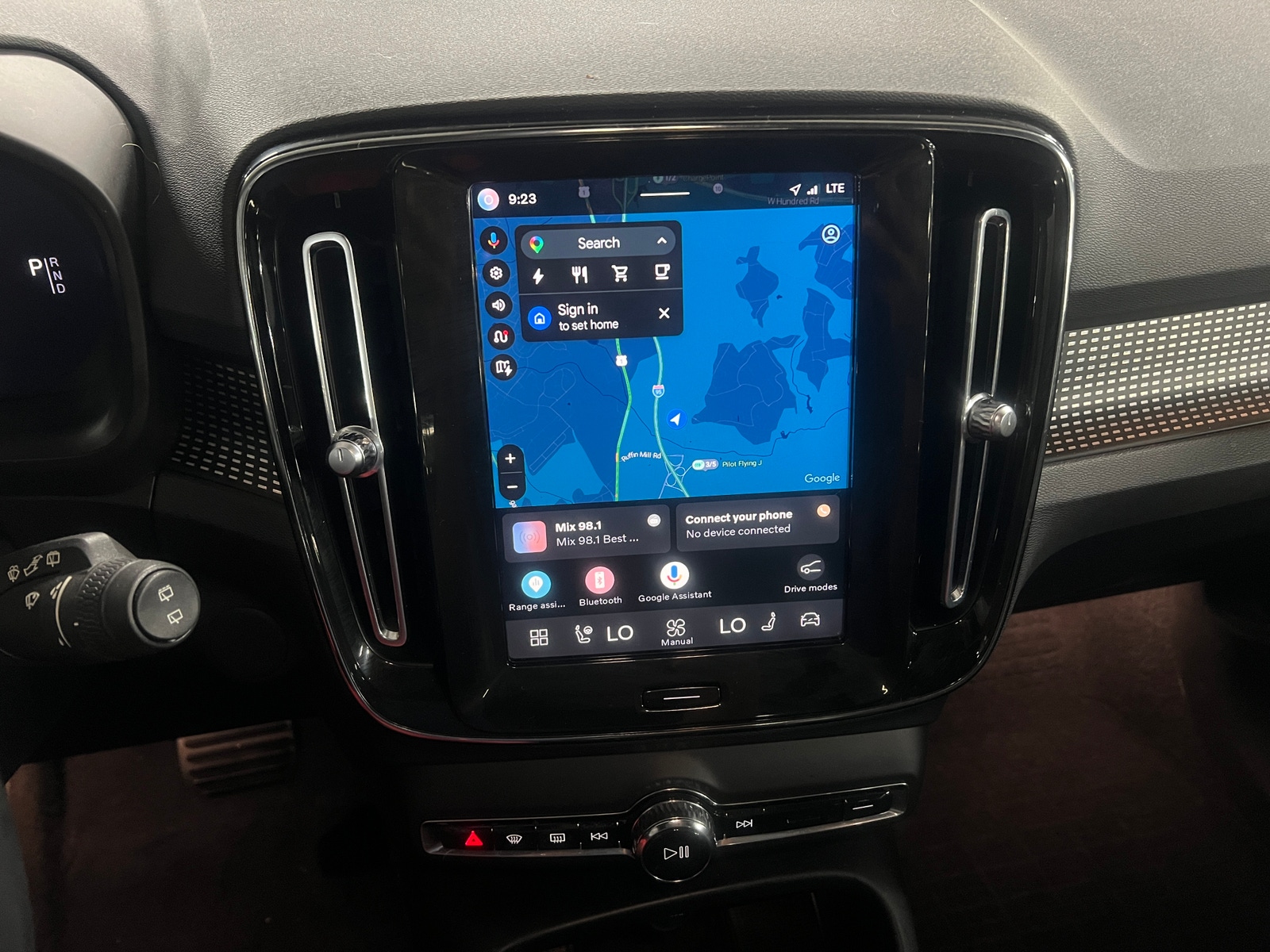 Thumbnail: 2022 Volvo XC40 - 3