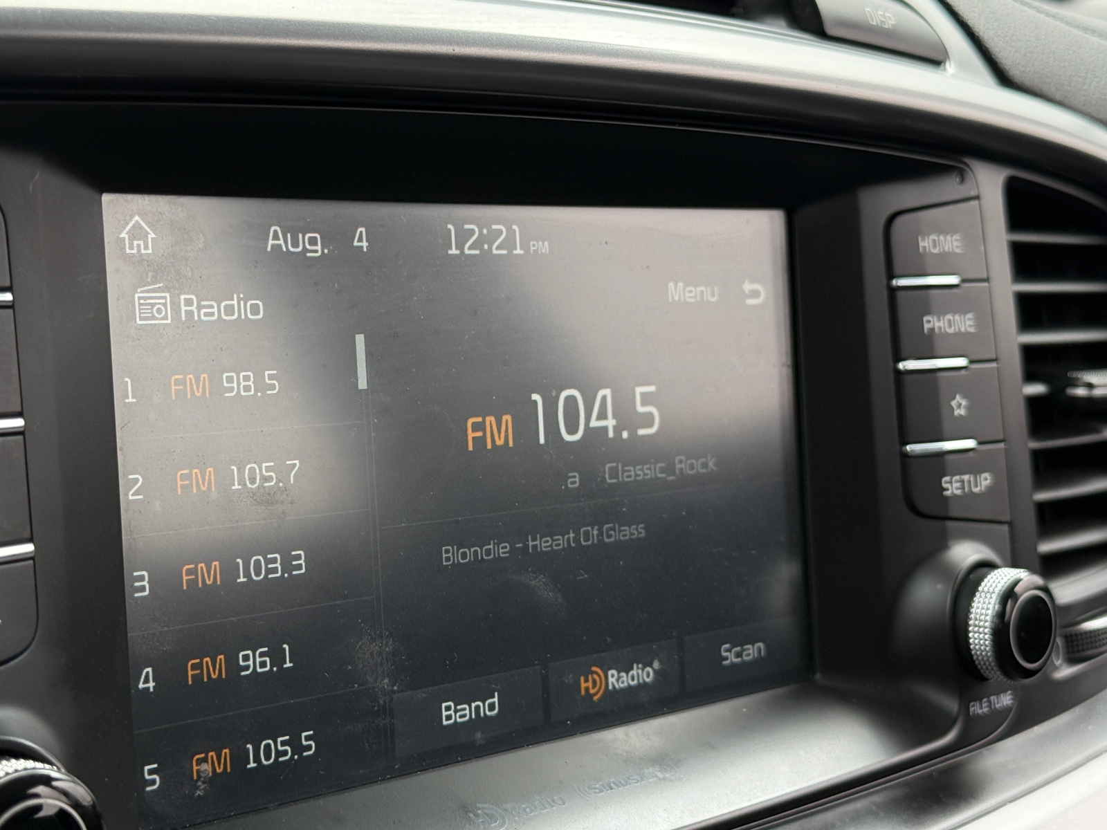 Thumbnail: 2019 Kia Sorento - 4