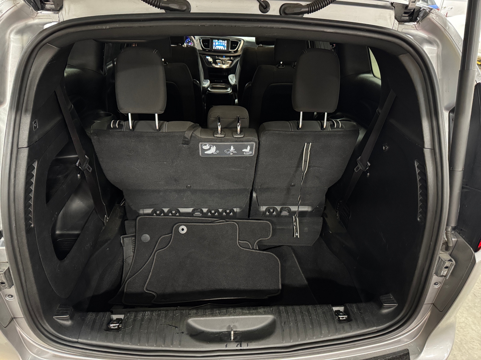 Thumbnail: 2019 Chrysler Pacifica - 7