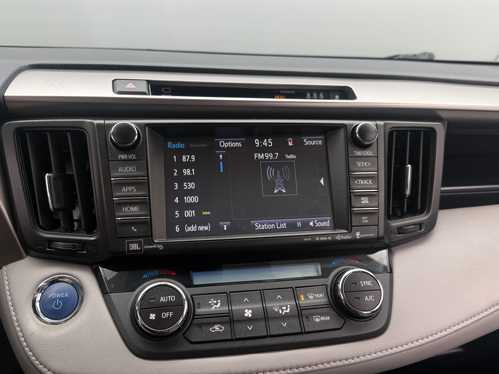 Thumbnail: 2017 Toyota RAV4 - 3