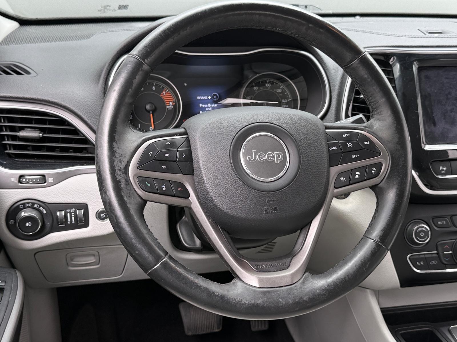 Thumbnail: 2019 Jeep Cherokee - 4
