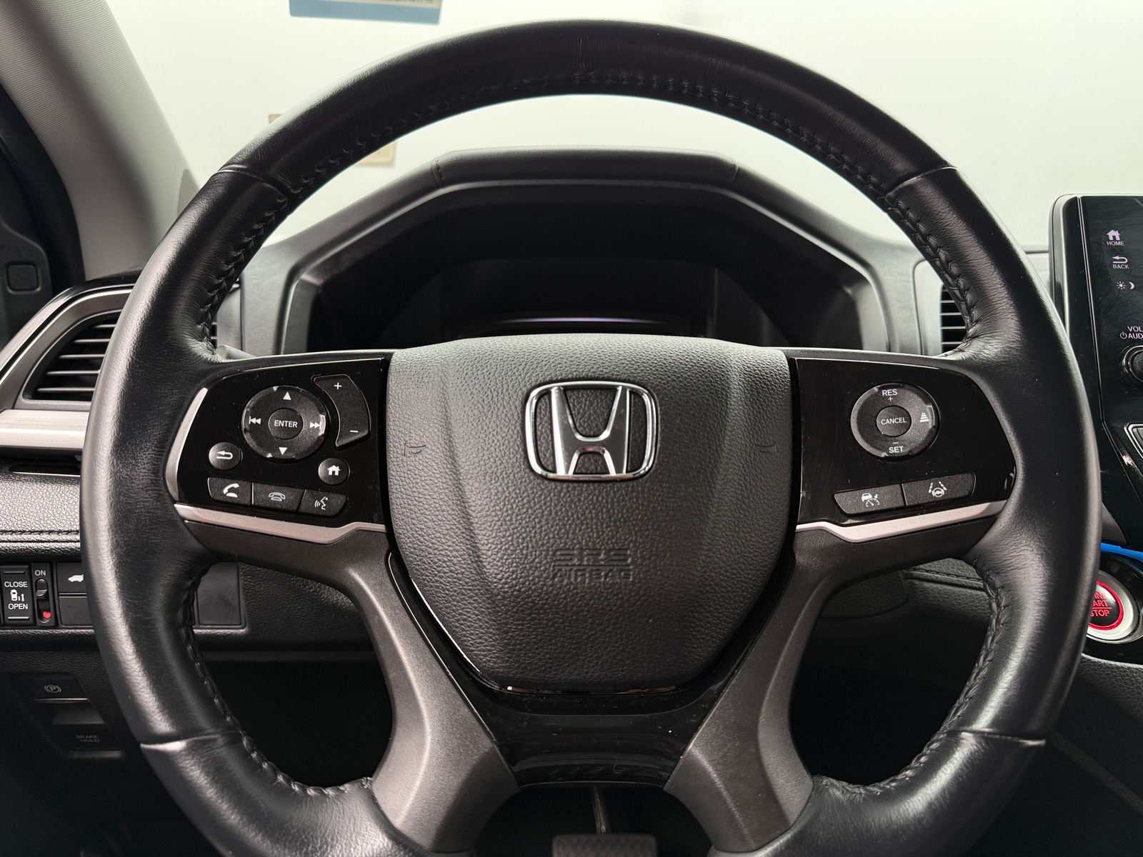 Thumbnail: 2023 Honda Odyssey - 4