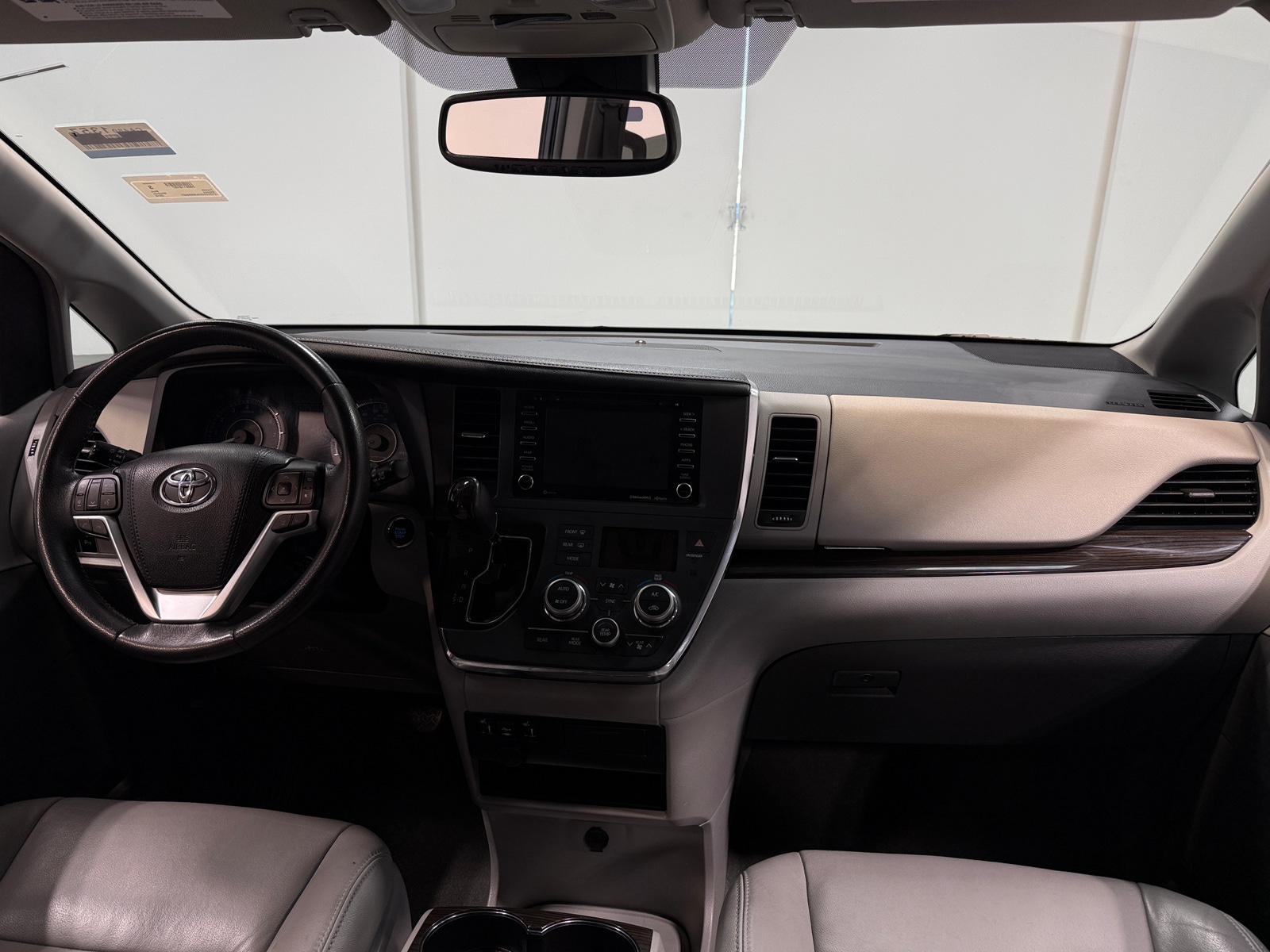 Thumbnail: 2018 Toyota Sienna - 2