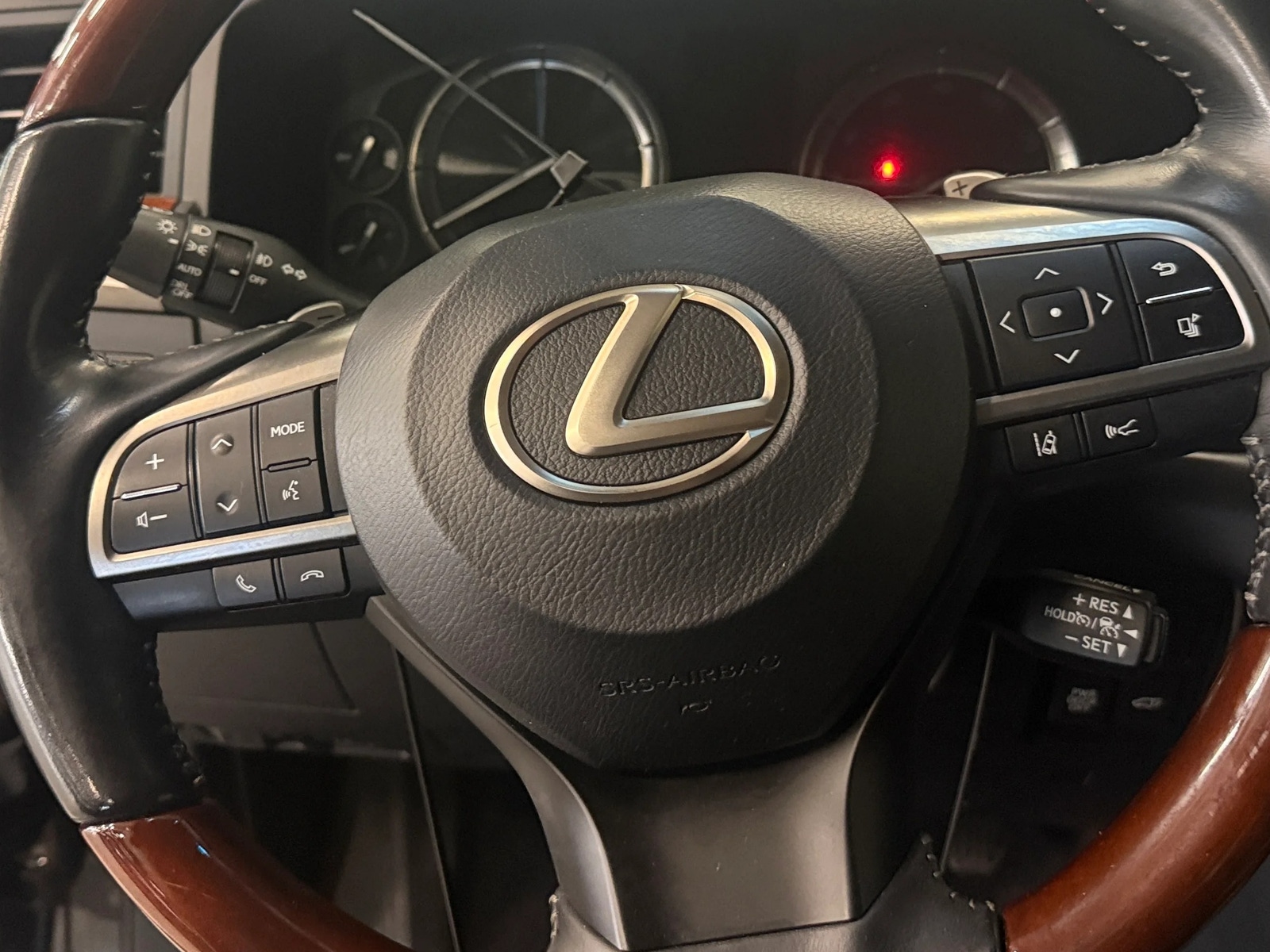 Thumbnail: 2019 Lexus LX - 4
