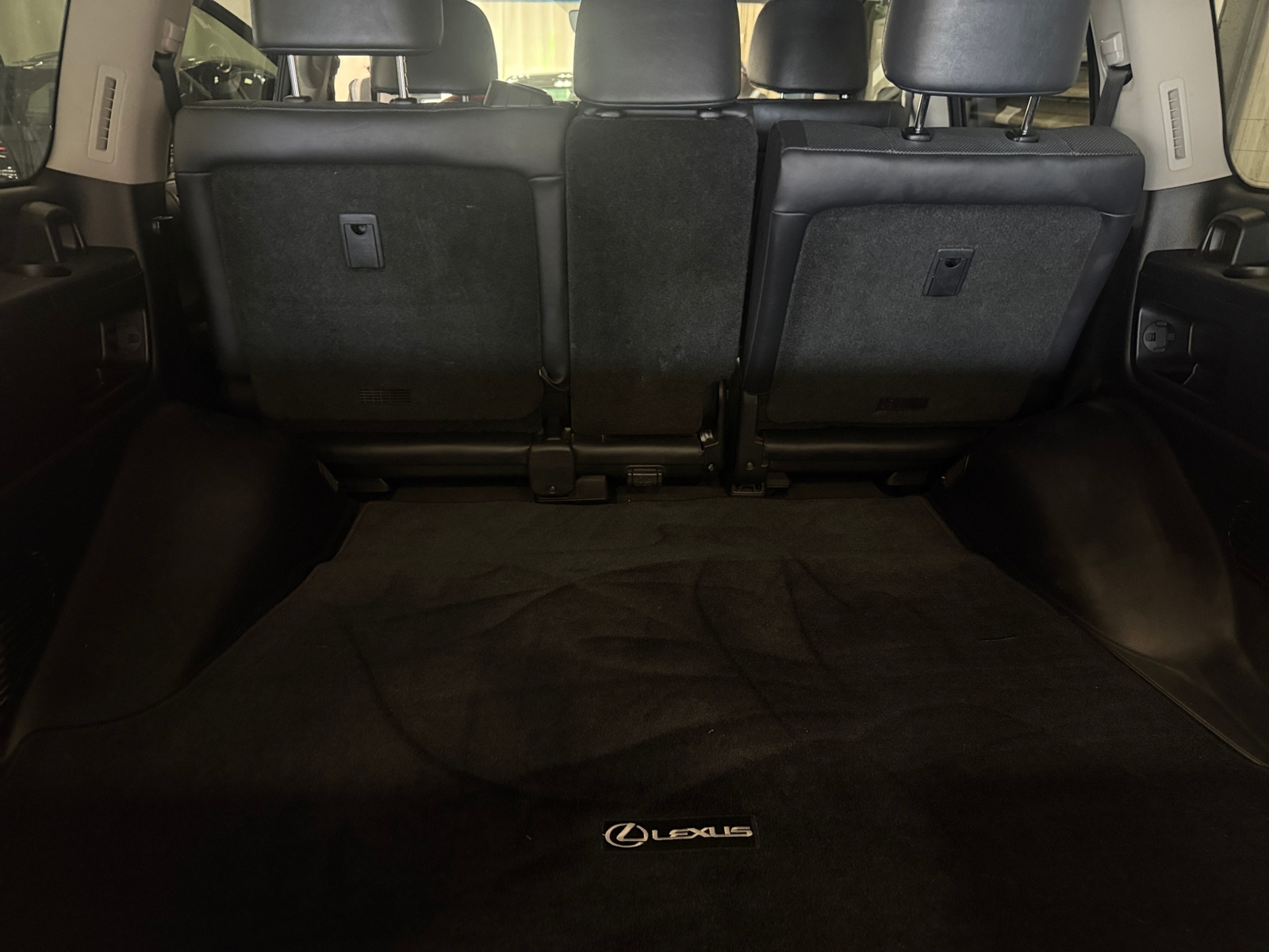Thumbnail: 2019 Lexus LX - 6