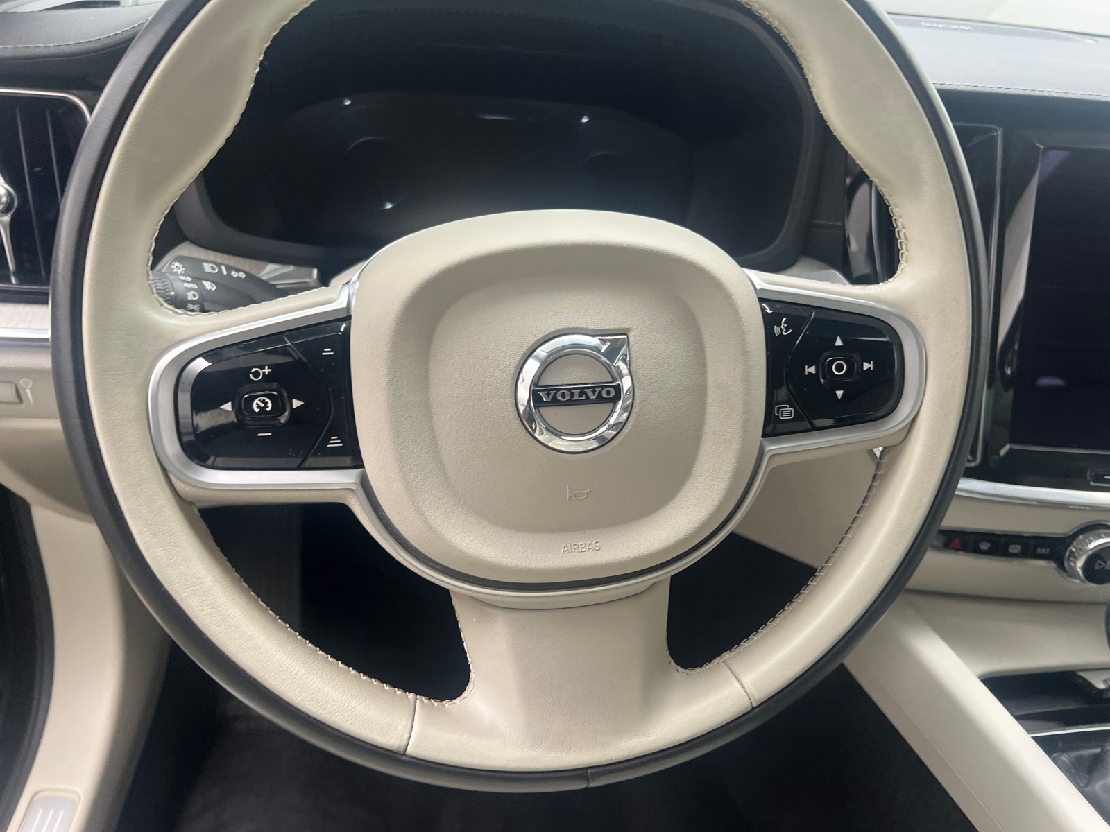 Thumbnail: 2021 Volvo S60 - 4