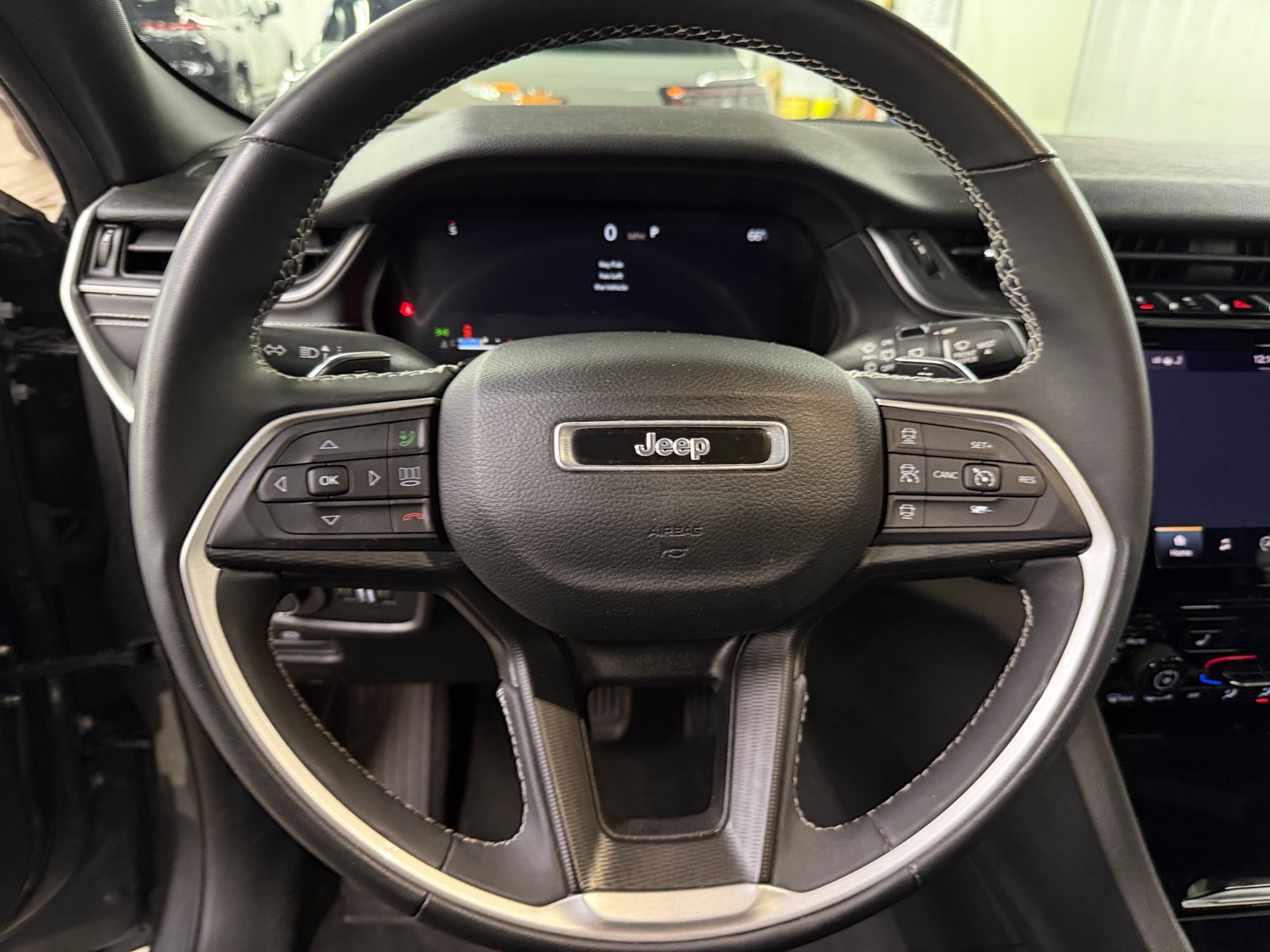 Thumbnail: 2023 Jeep Grand Cherokee - 4