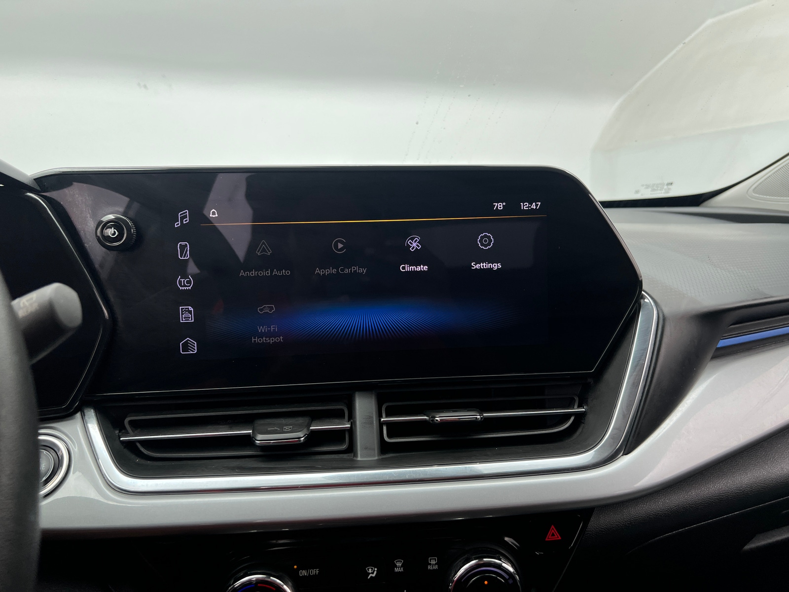 Thumbnail: 2024 Chevrolet Trax - 3
