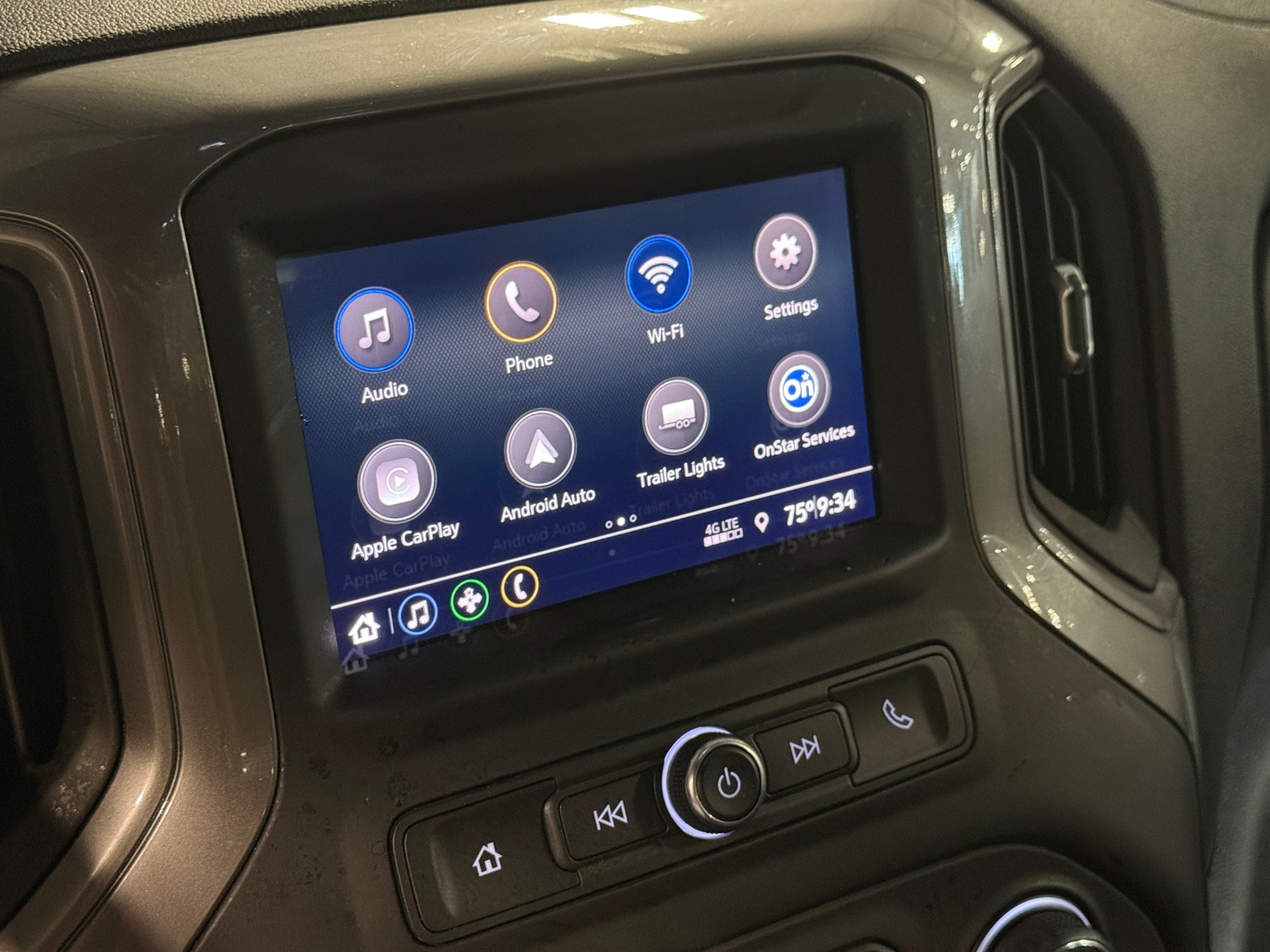 Thumbnail: 2021 Chevrolet Silverado 1500 - 4