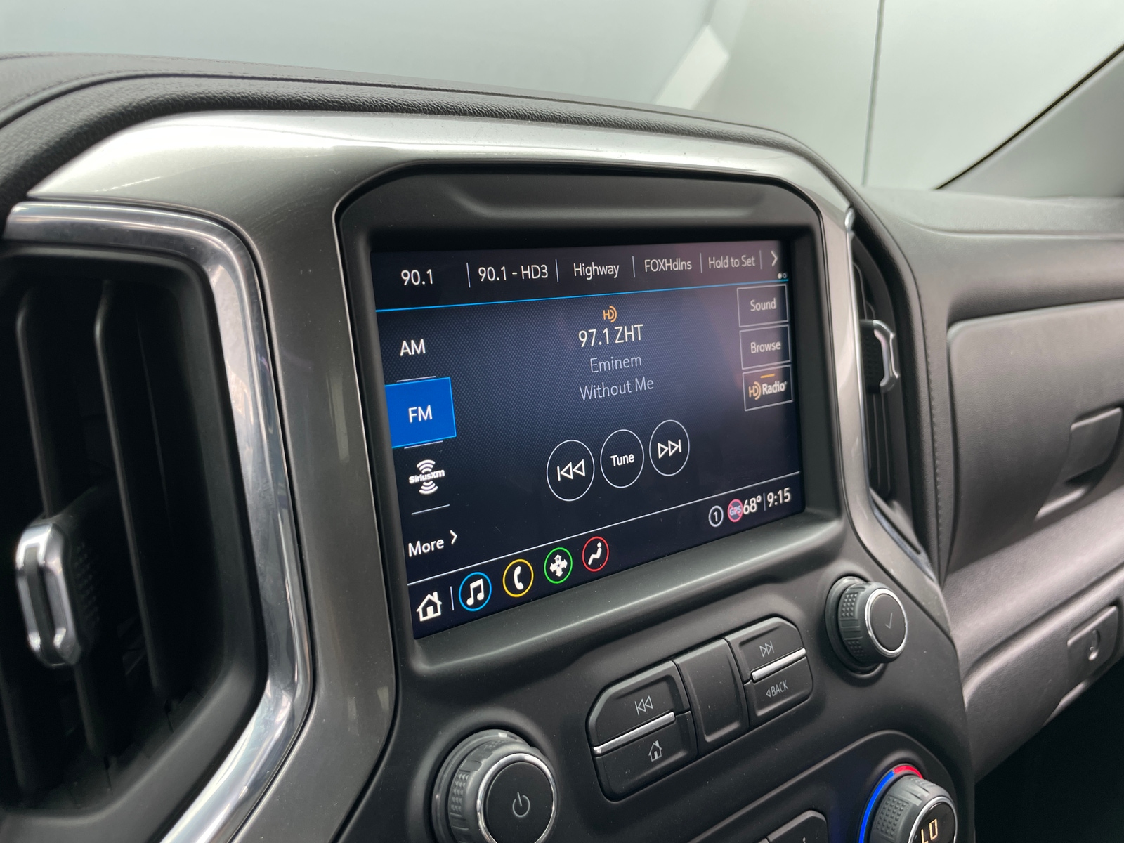 Thumbnail: 2020 Chevrolet Silverado 1500 - 4
