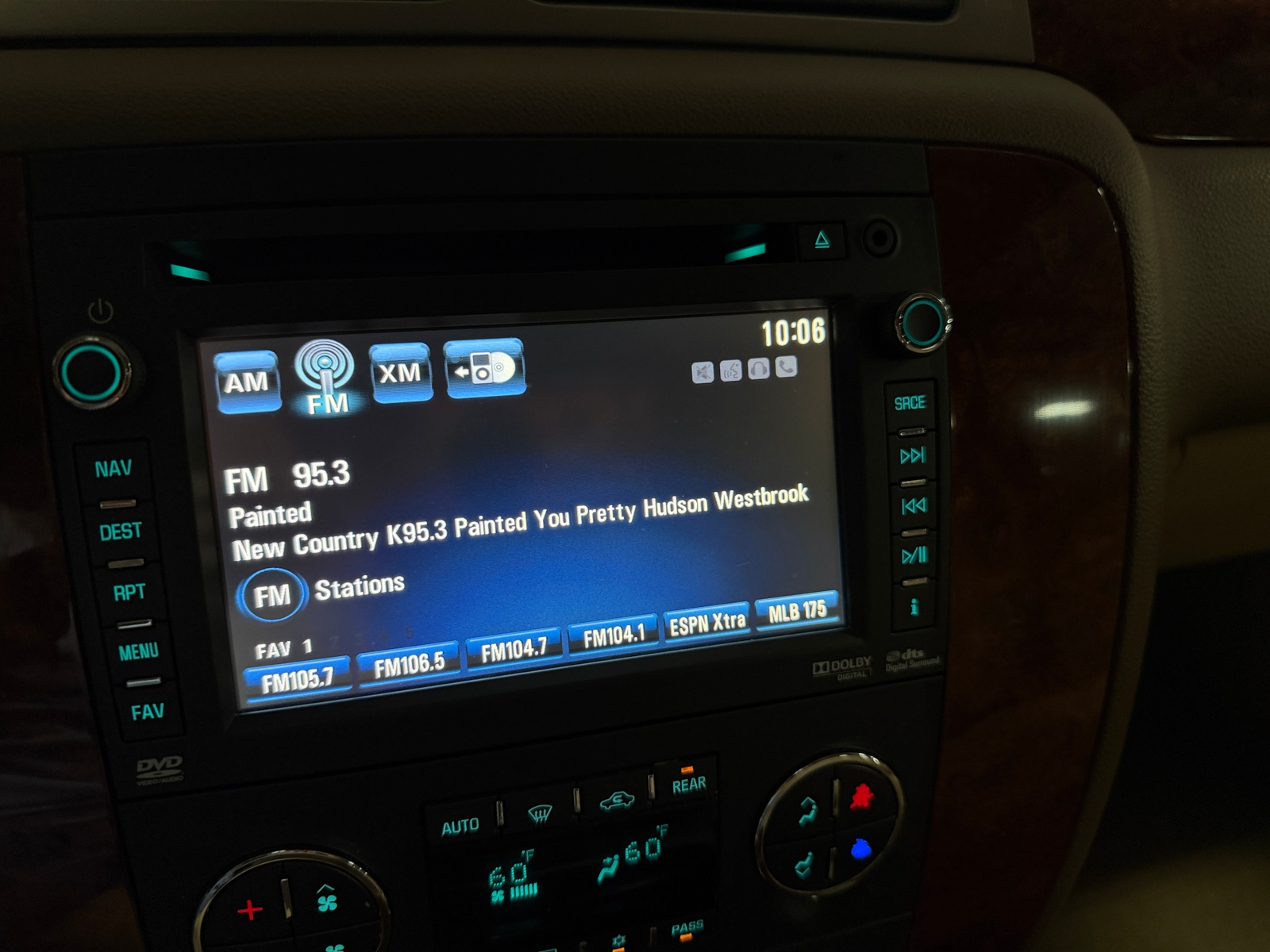 Thumbnail: 2012 Chevrolet Suburban - 3