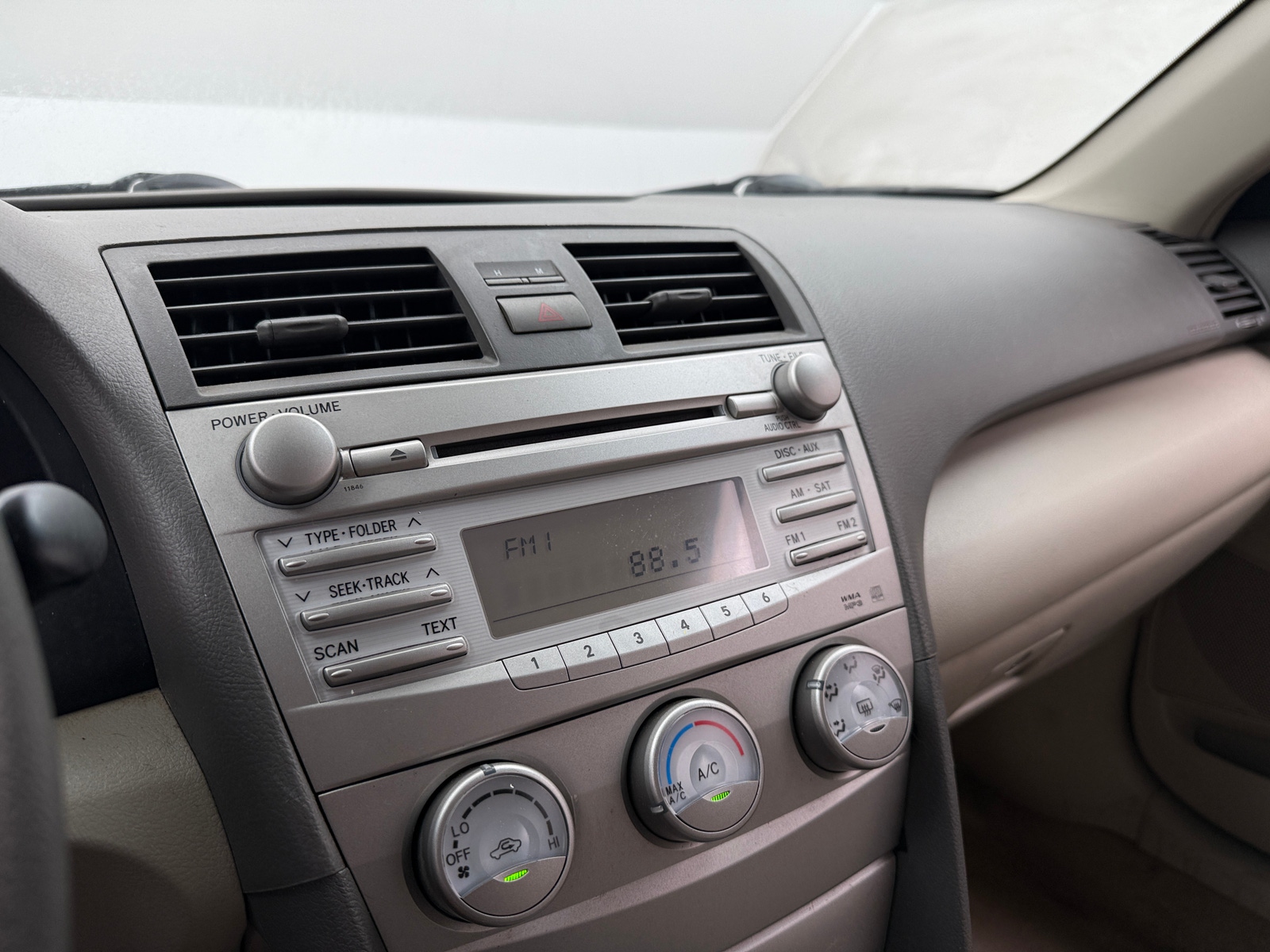 Thumbnail: 2011 Toyota Camry - 4