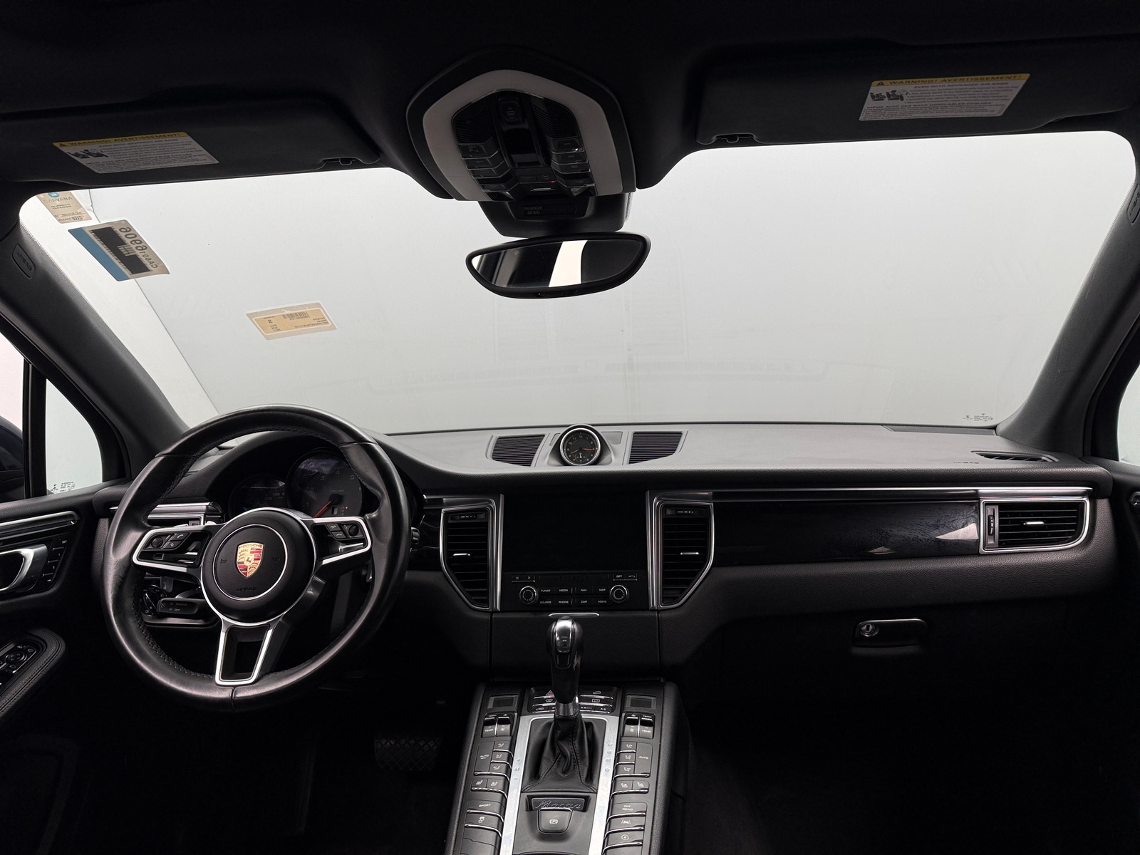 Thumbnail: 2017 Porsche Macan - 3