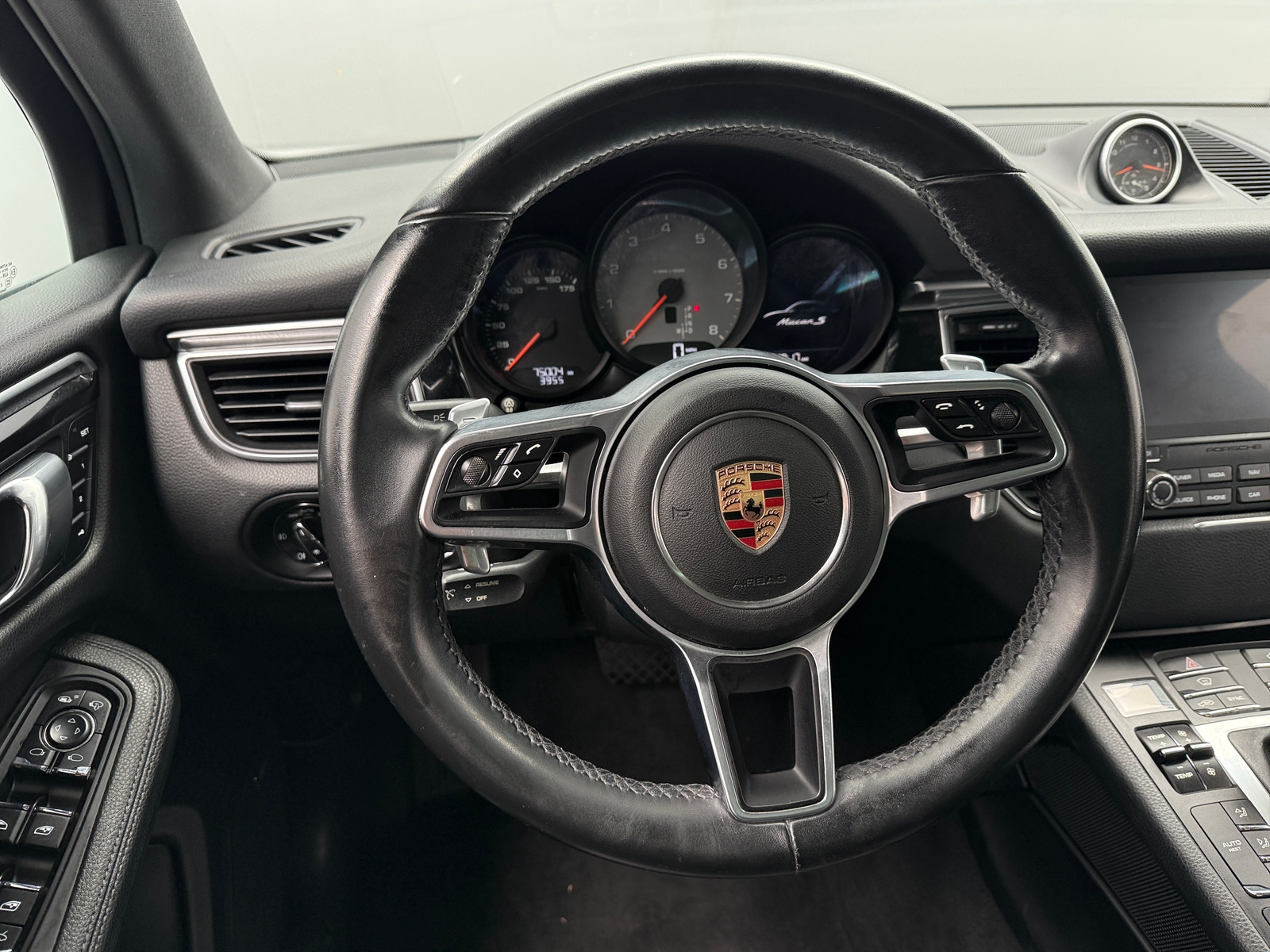 Thumbnail: 2017 Porsche Macan - 5