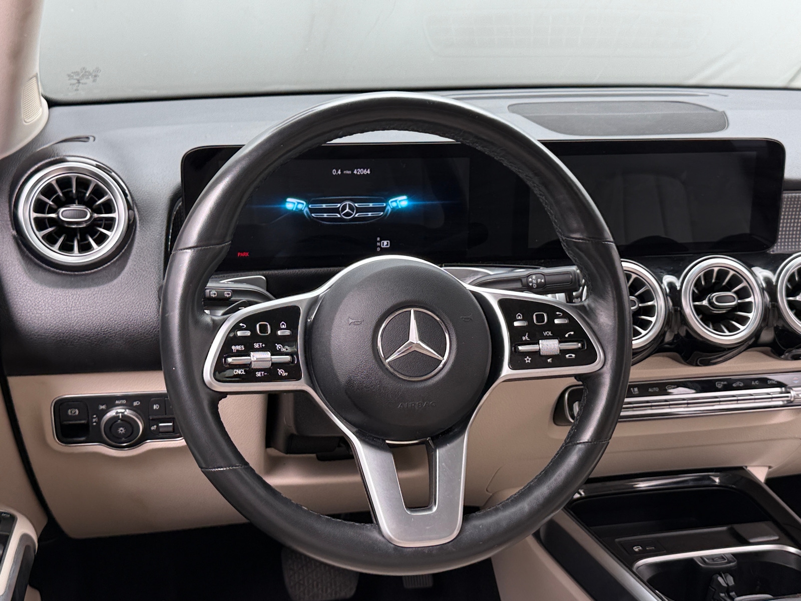 Thumbnail: 2022 Mercedes-Benz GLB - 4