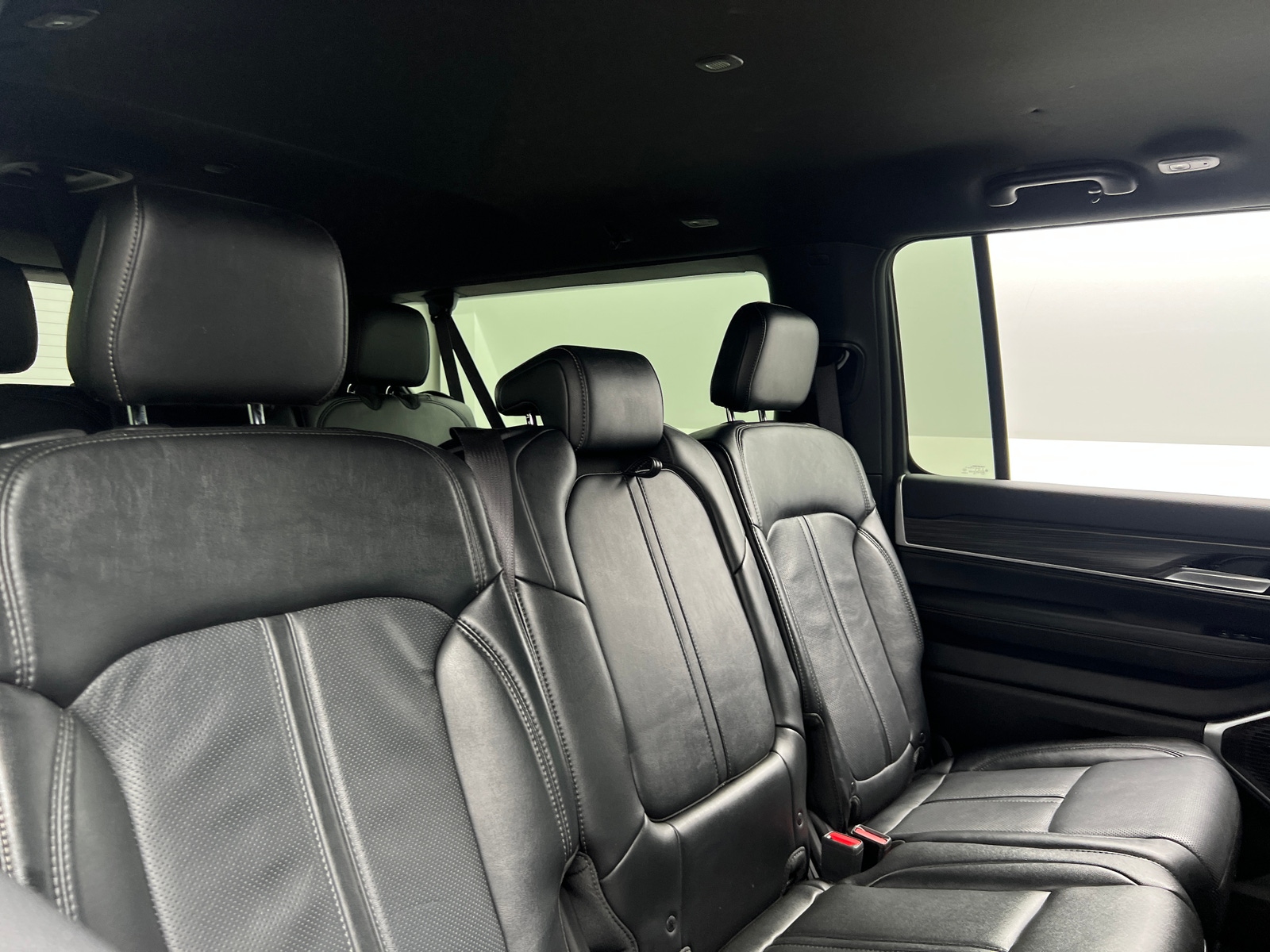 Thumbnail: 2024 Jeep Wagoneer - 5