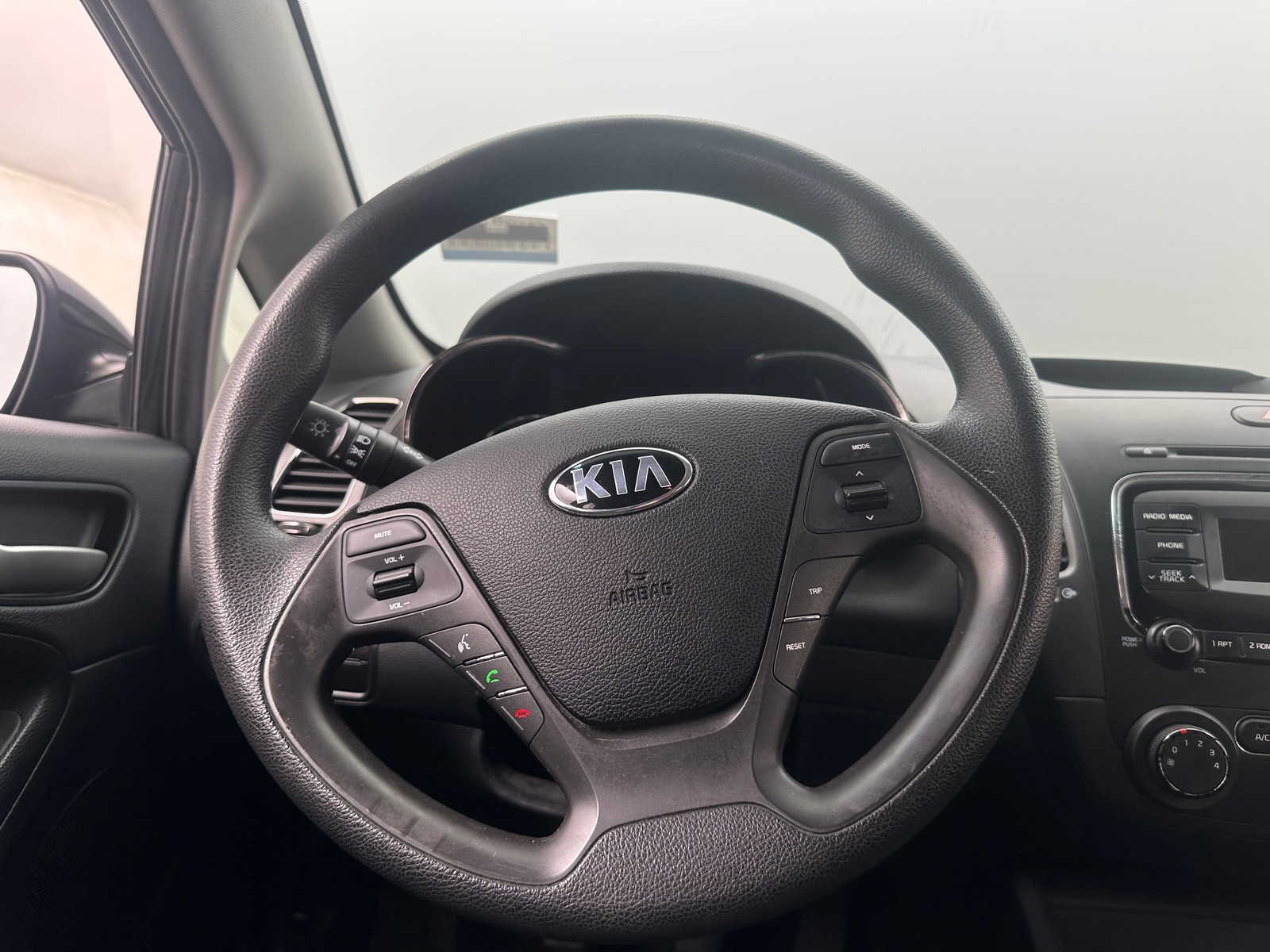 Thumbnail: 2017 Kia Forte - 5