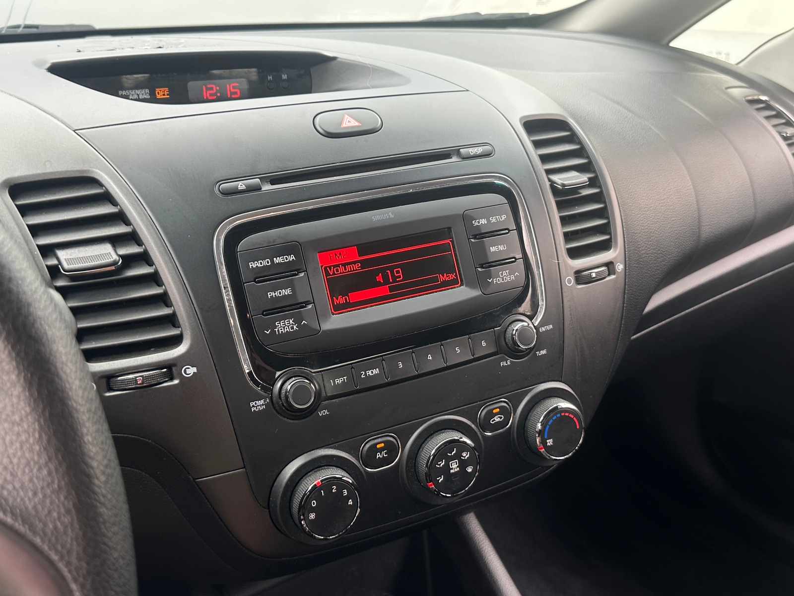 Thumbnail: 2017 Kia Forte - 4