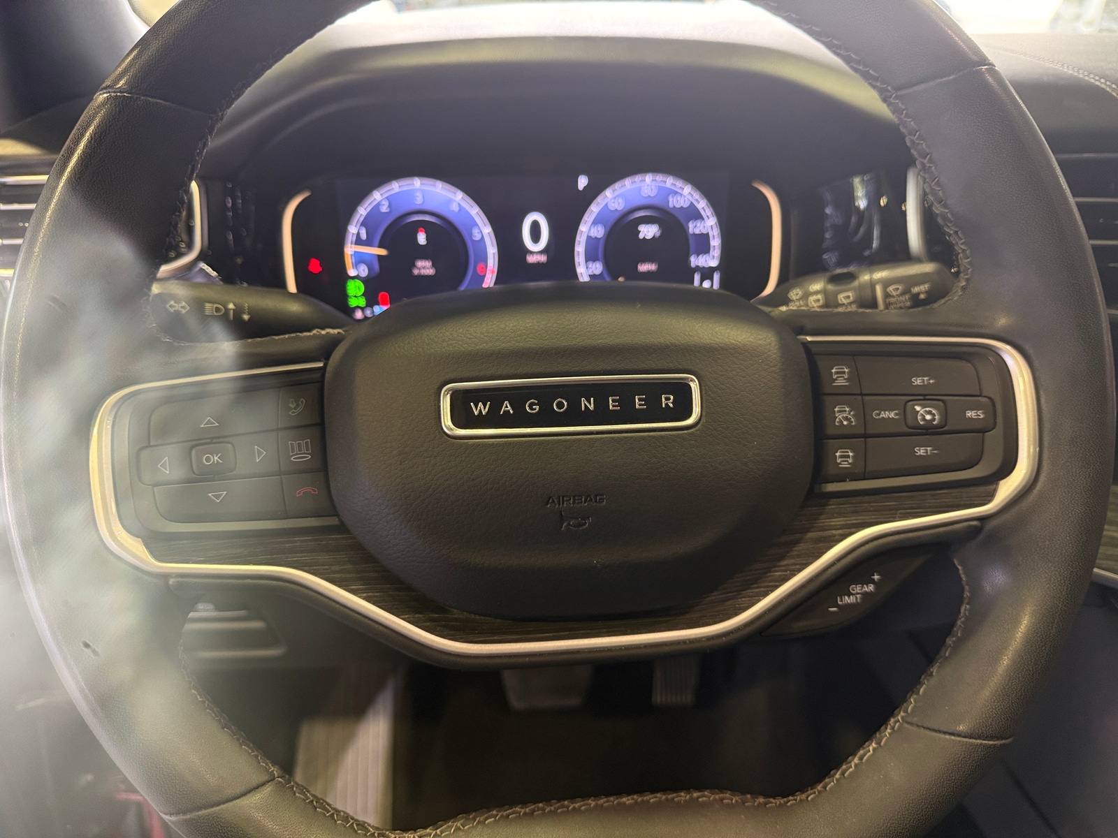 Thumbnail: 2022 Jeep Wagoneer - 4
