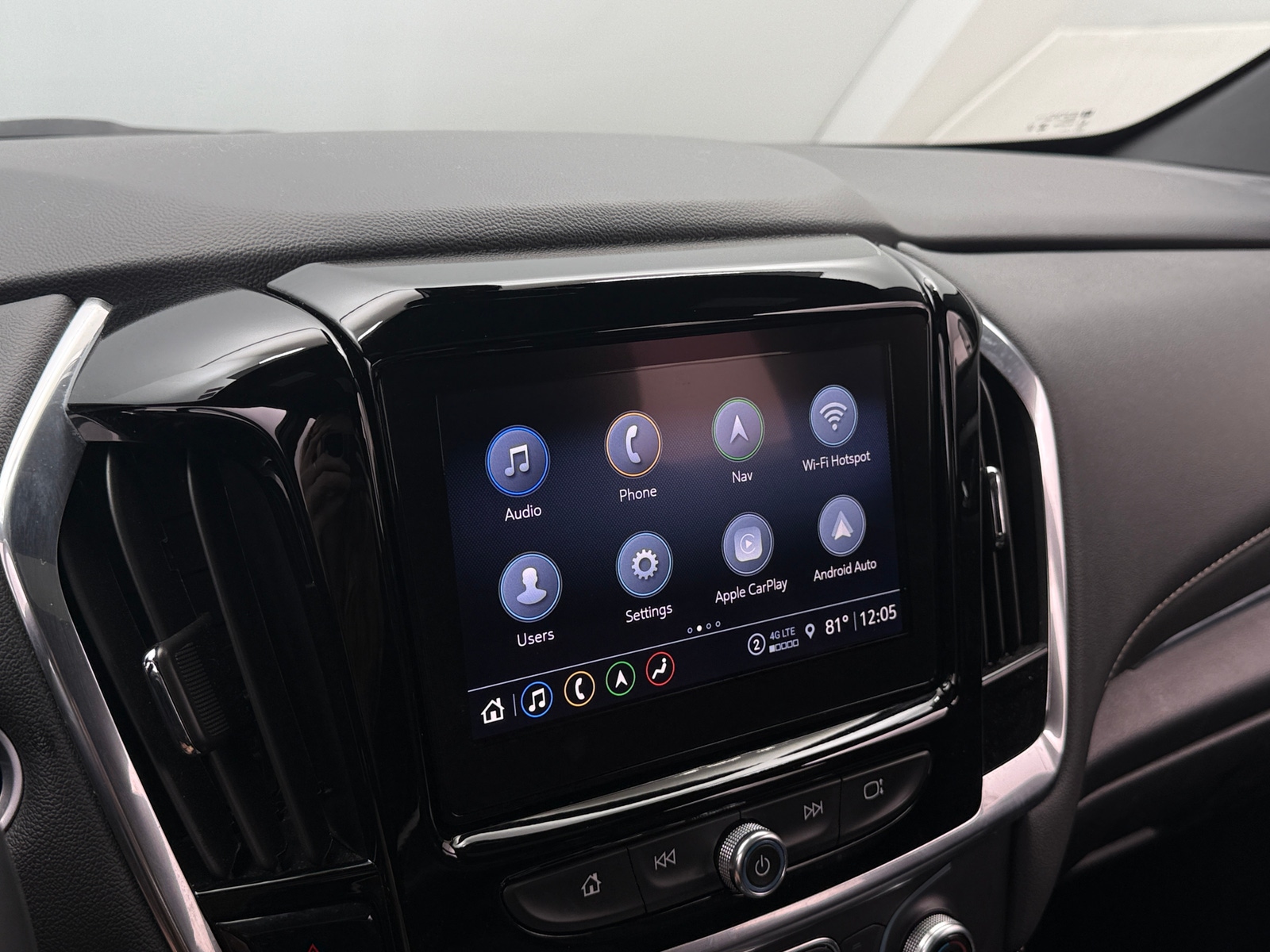 Thumbnail: 2023 Chevrolet Traverse - 3