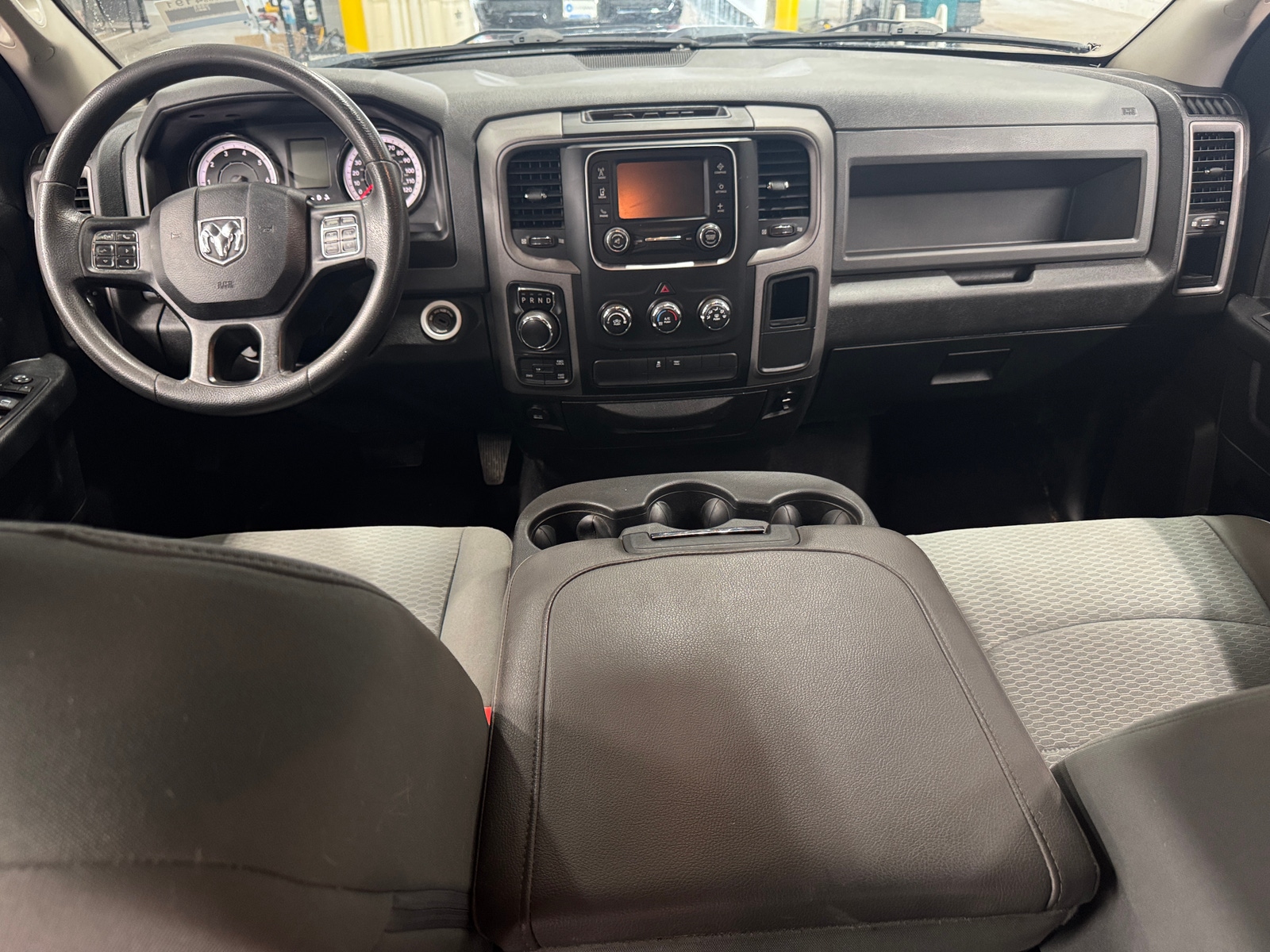 Thumbnail: 2019 RAM 1500 Classic - 3