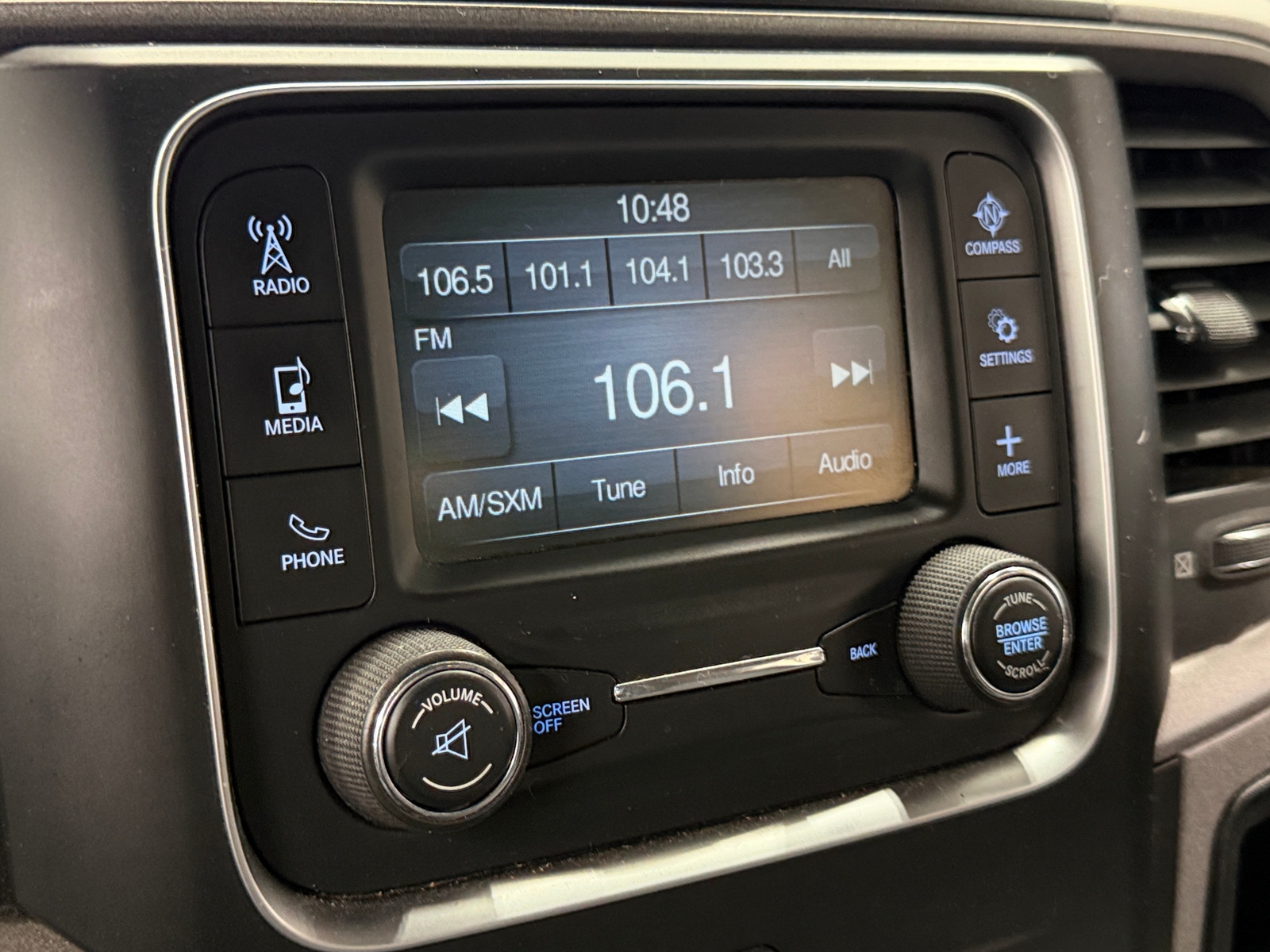 Thumbnail: 2019 RAM 1500 Classic - 4