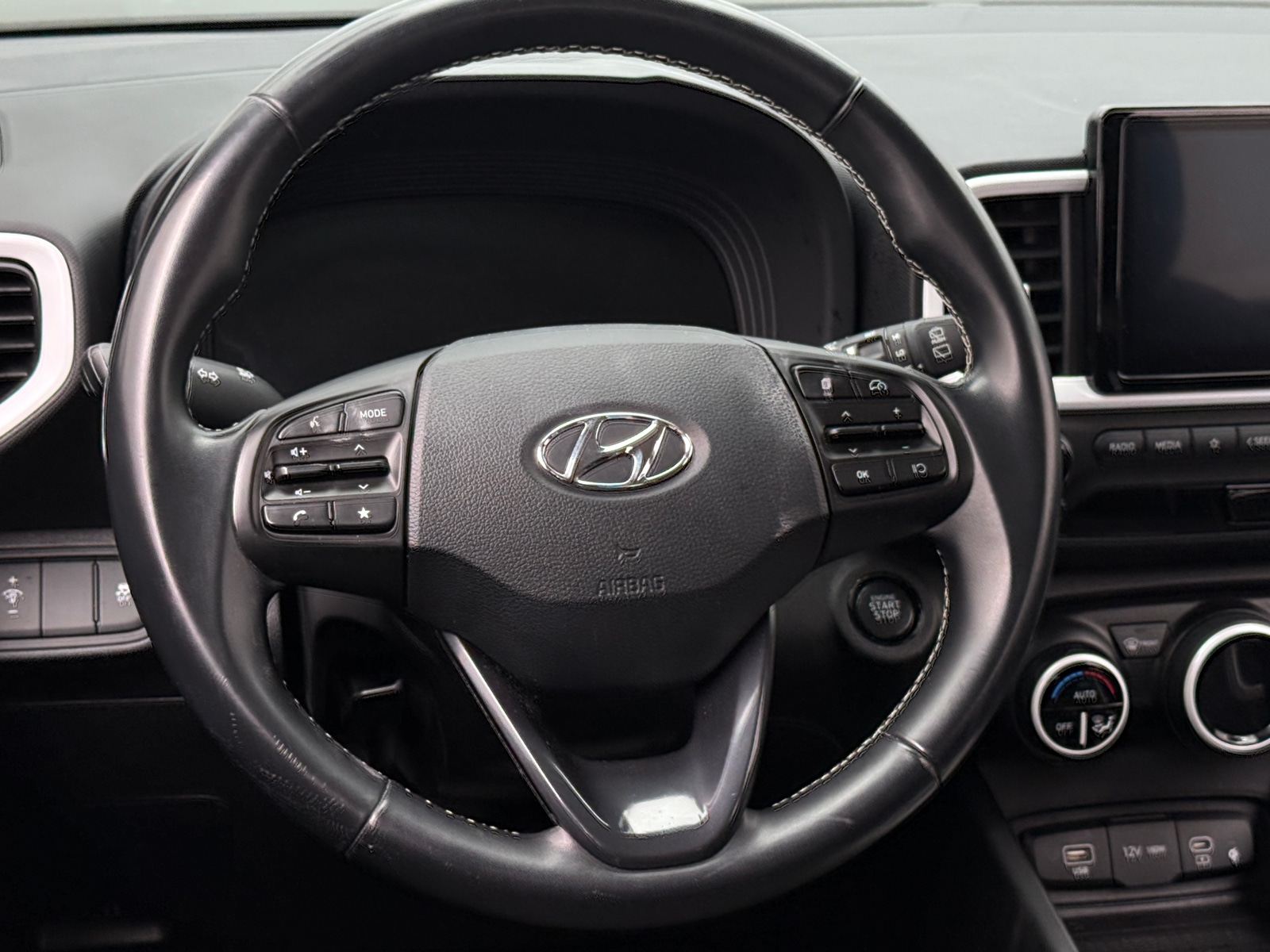 Thumbnail: 2023 Hyundai Venue - 4