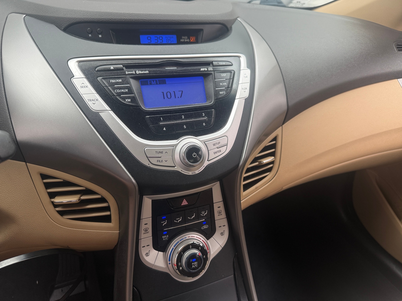 Thumbnail: 2012 Hyundai Elantra - 3