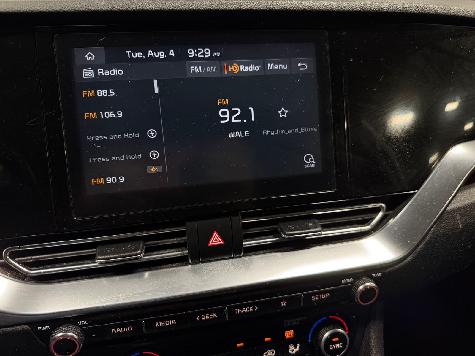 Thumbnail: 2020 Kia Niro - 4