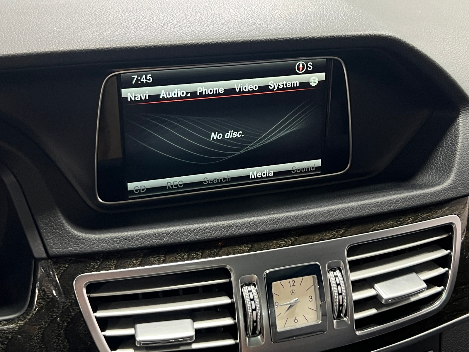 Thumbnail: 2015 Mercedes-Benz E-Class - 3