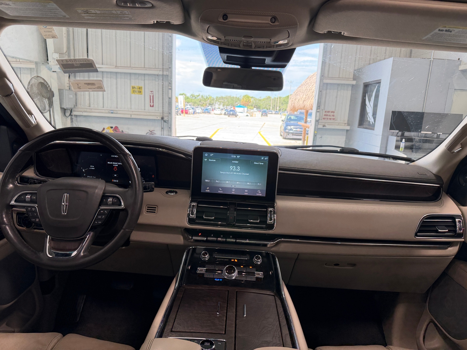 Thumbnail: 2021 Lincoln Navigator L - 2