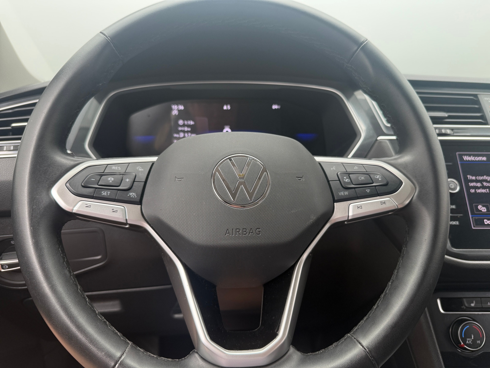 Thumbnail: 2024 Volkswagen Tiguan - 4