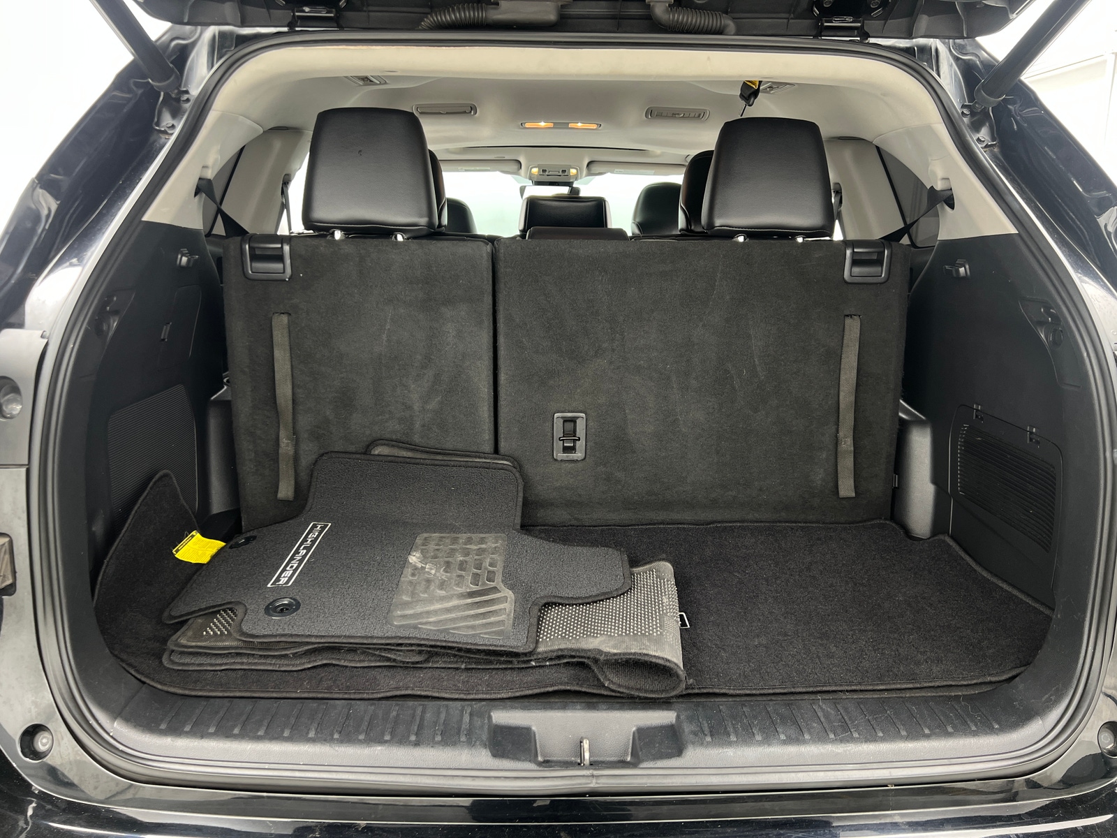 Thumbnail: 2021 Toyota Highlander - 6