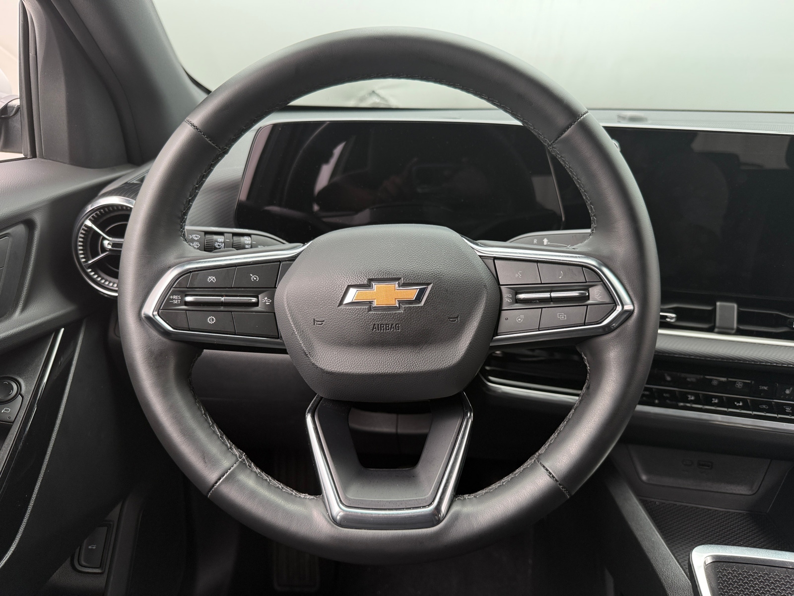 Thumbnail: 2026 Chevrolet Equinox - 4