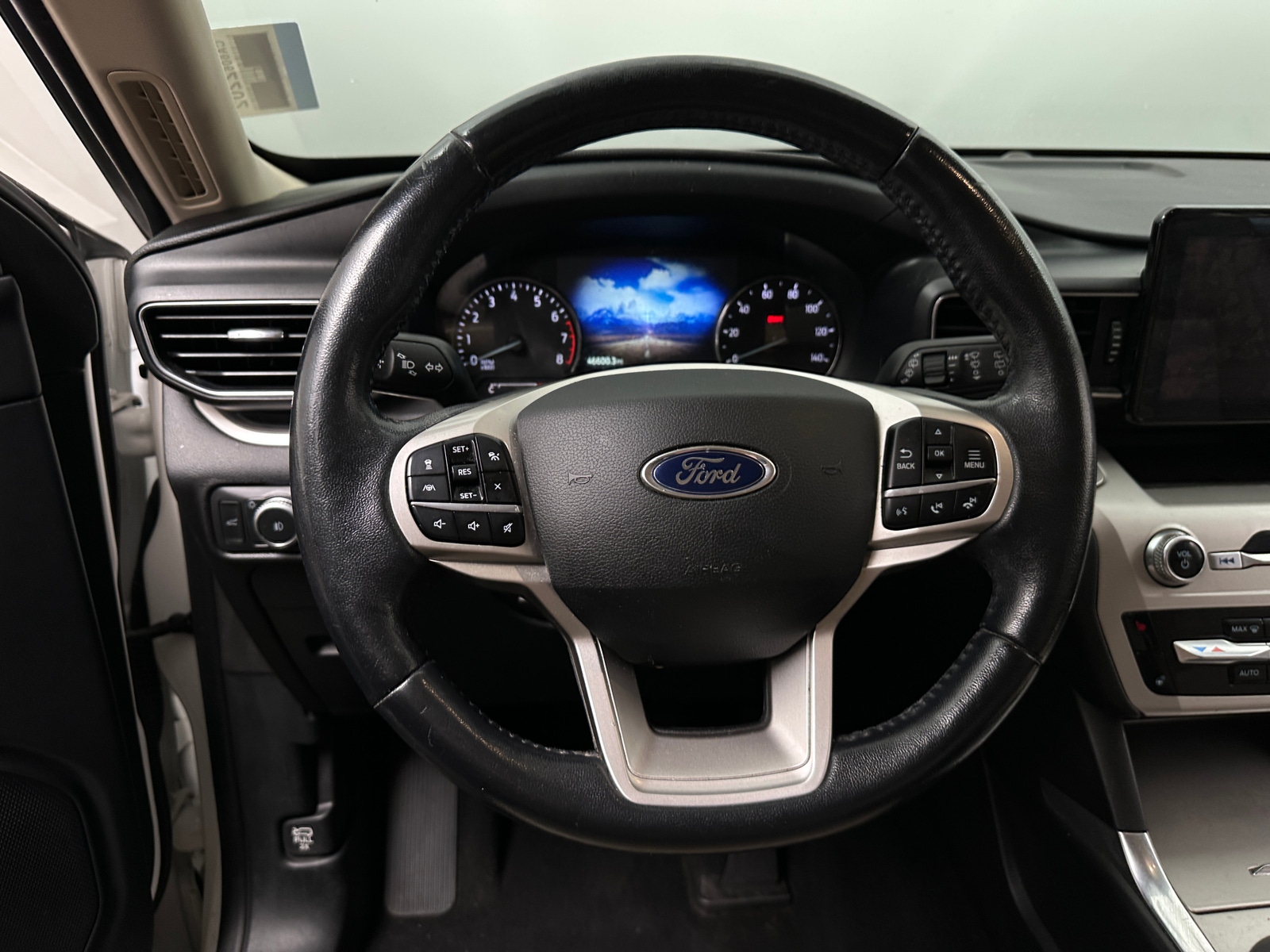Thumbnail: 2021 Ford Explorer - 4