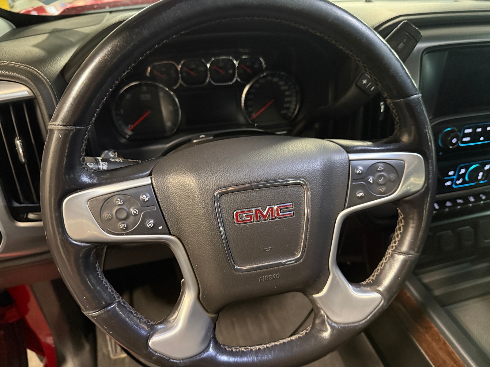 Thumbnail: 2019 GMC Sierra 2500 - 4