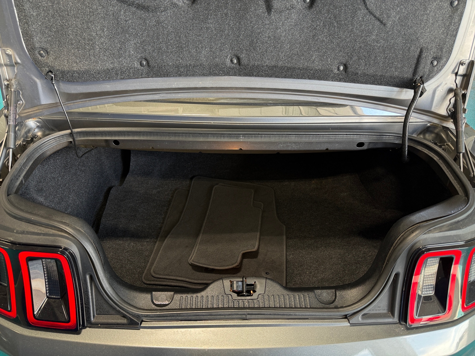 Thumbnail: 2013 Ford Mustang - 6