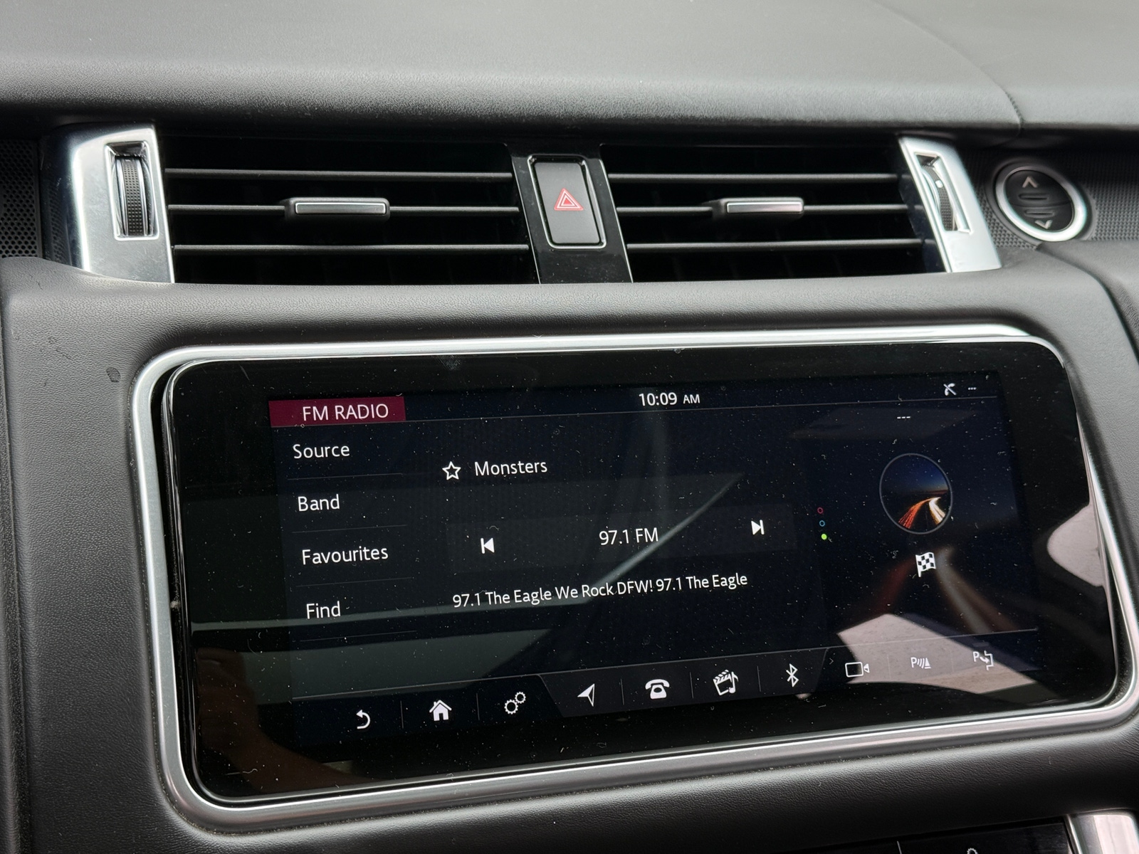 Thumbnail: 2020 Land Rover Range Rover Sport - 3