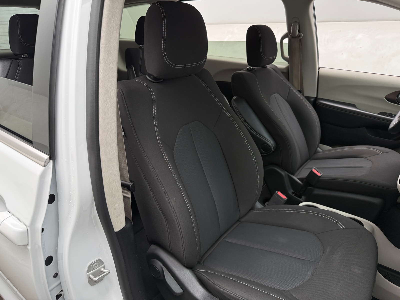 Thumbnail: 2023 Chrysler Voyager - 2