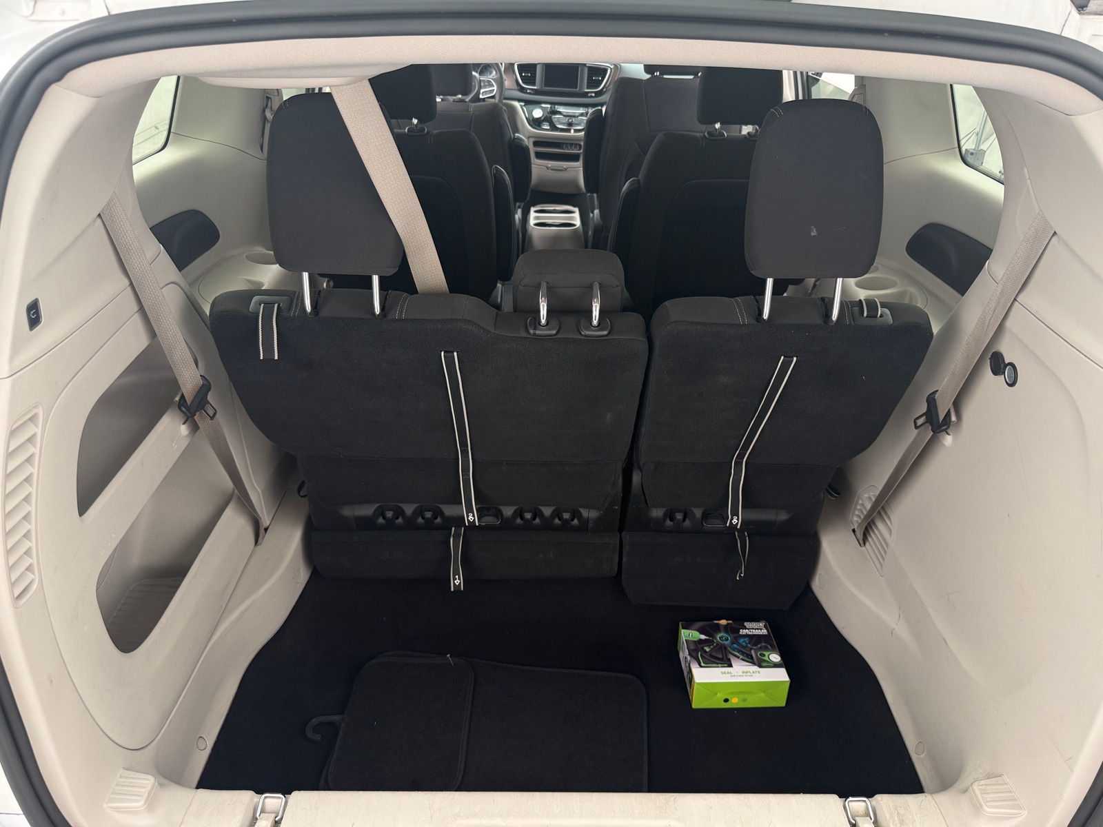 Thumbnail: 2023 Chrysler Voyager - 7
