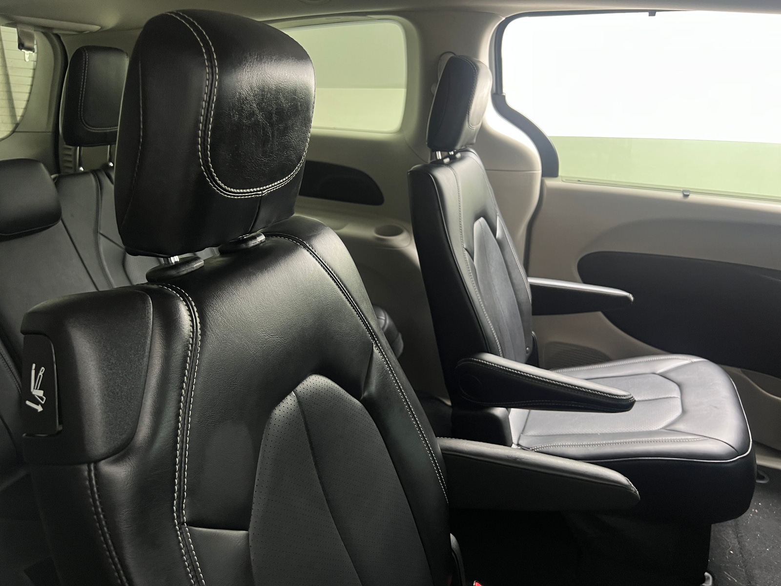 Thumbnail: 2024 Chrysler Pacifica - 5