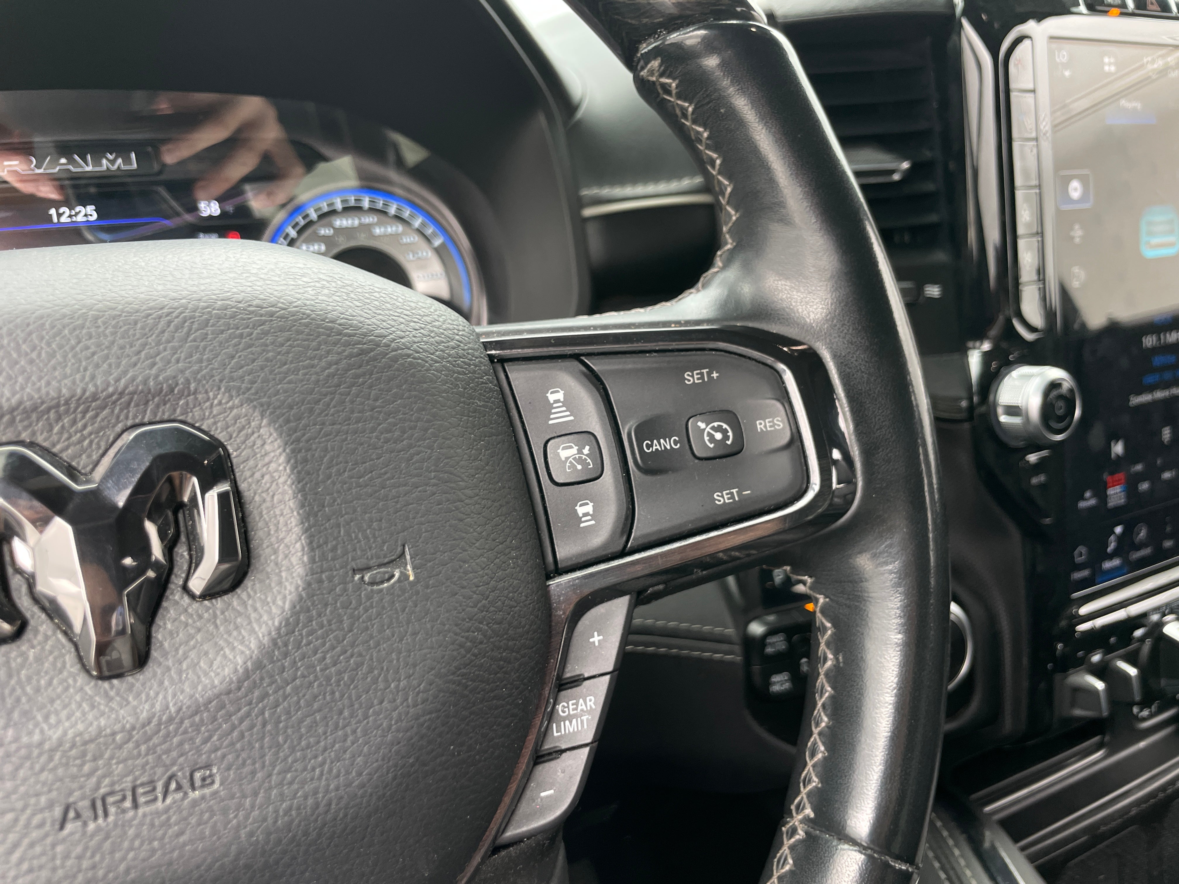 2022 RAM Ram 1500 Pickup Limited - Photo 16