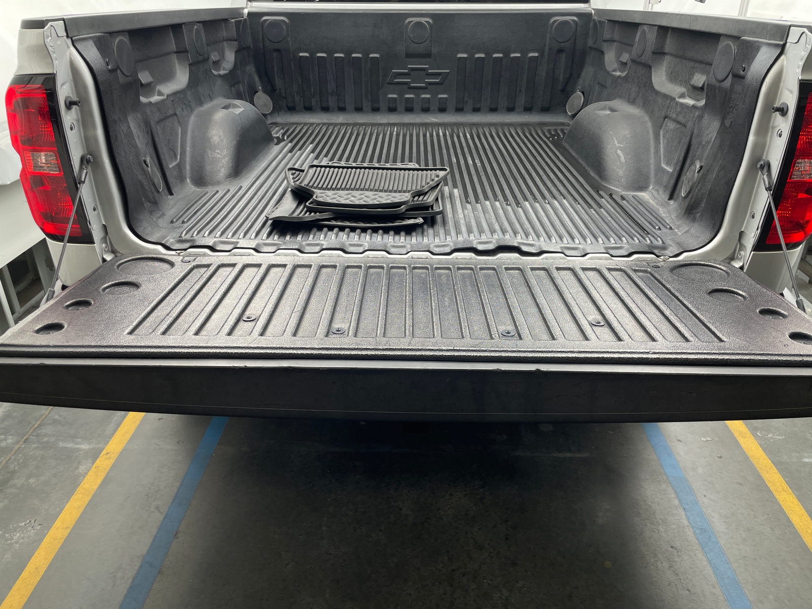 Thumbnail: 2018 Chevrolet Silverado 1500 - 7