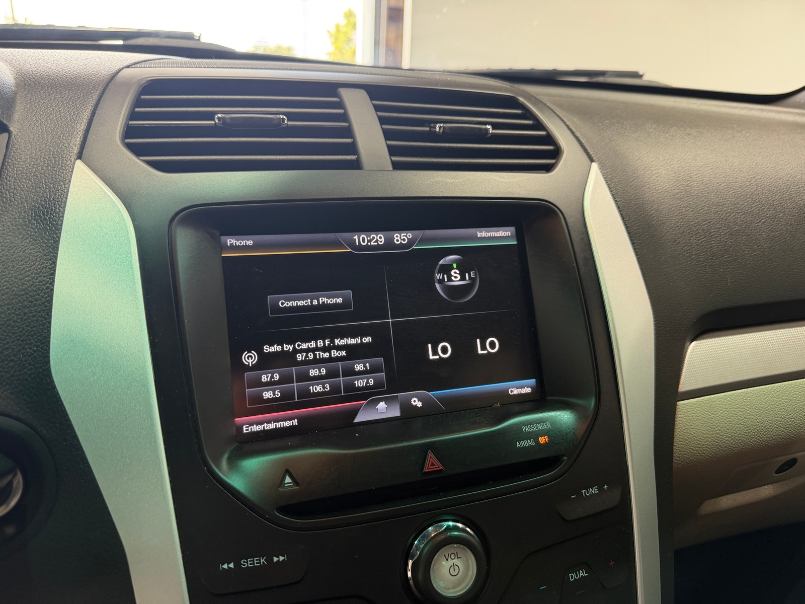 Thumbnail: 2015 Ford Explorer - 4