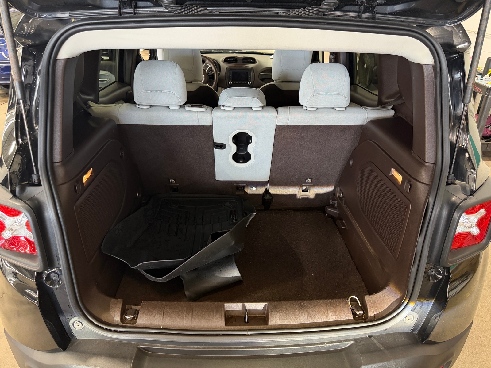 Thumbnail: 2015 Jeep Renegade - 7